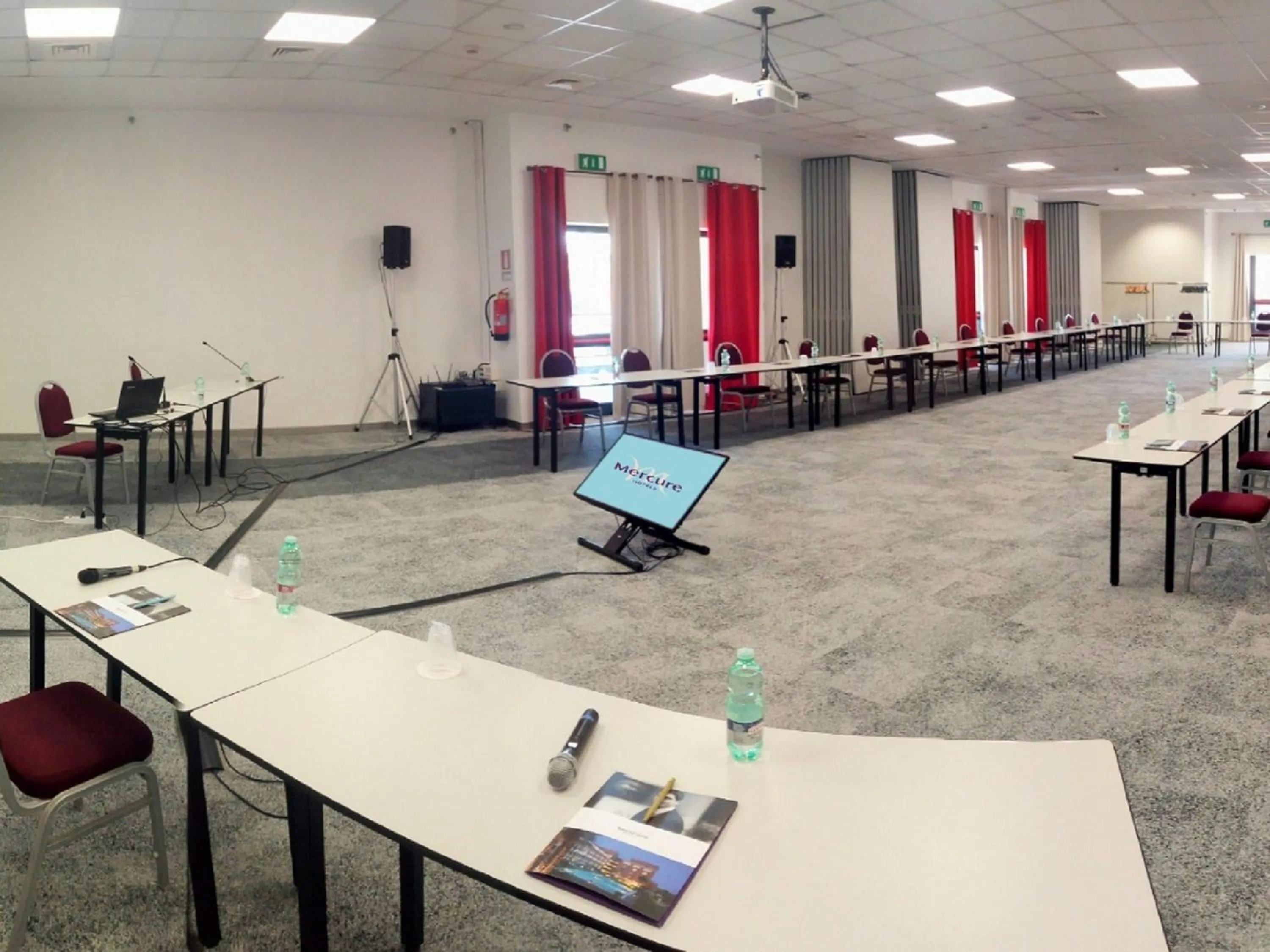 Meeting/conference room in Mercure Leonardo da Vinci Rome Airport