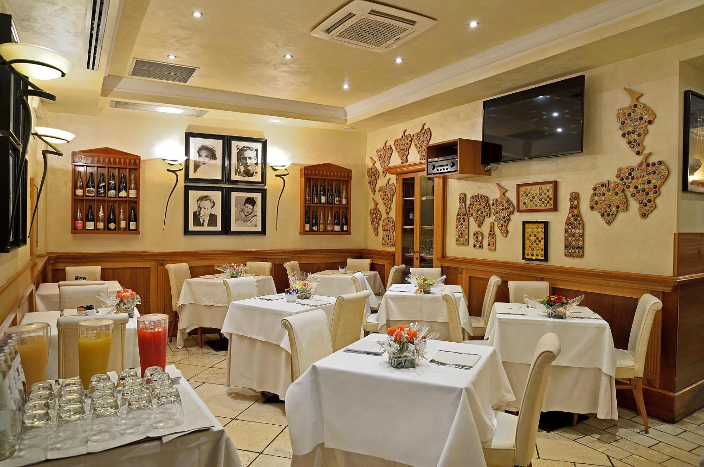 Restaurant/places to eat in Hotel Homs