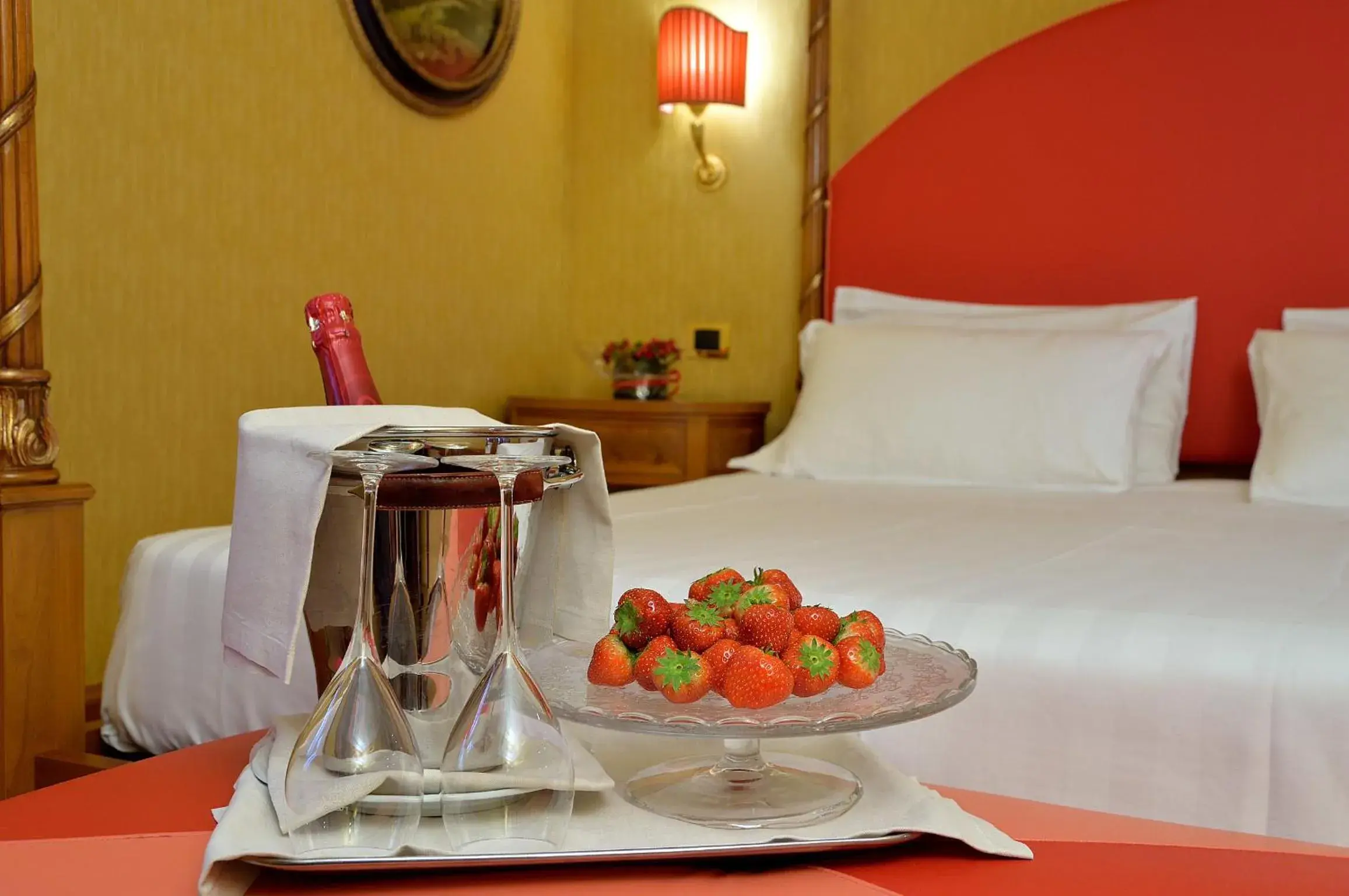 Drinks, Bed in Hotel Homs Drinks, Bed in Hotel Homs