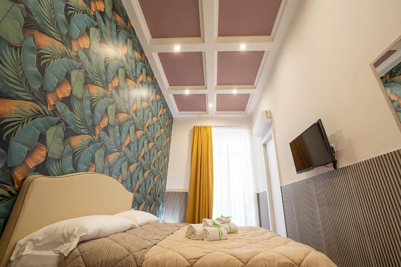 Bedroom, Bed in P.C. Boutique H. Vesuvius, Napoli Centro, by ClaPa Group