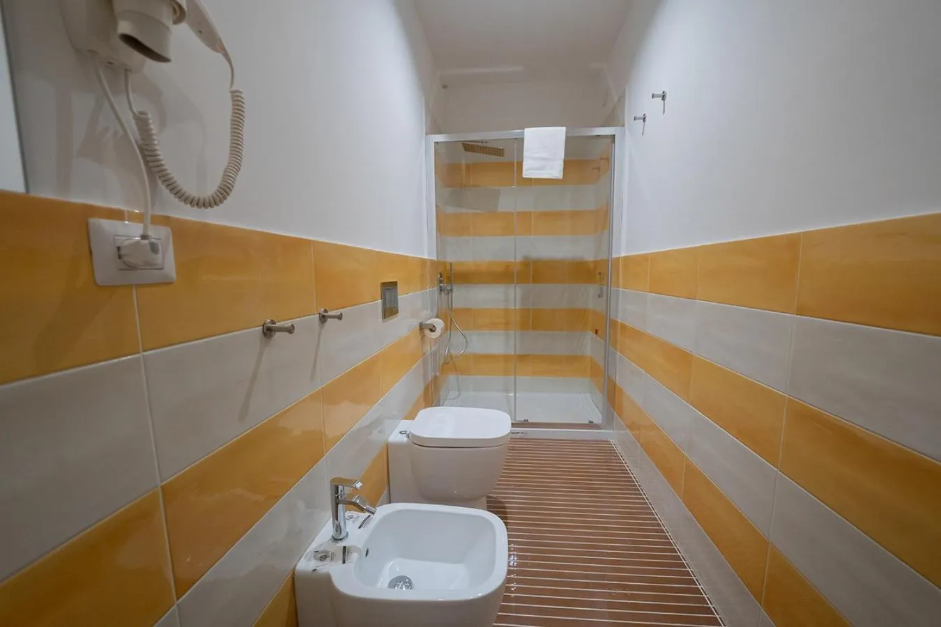 Bathroom in P.C. Boutique H. Vesuvius, Napoli Centro, by ClaPa Group