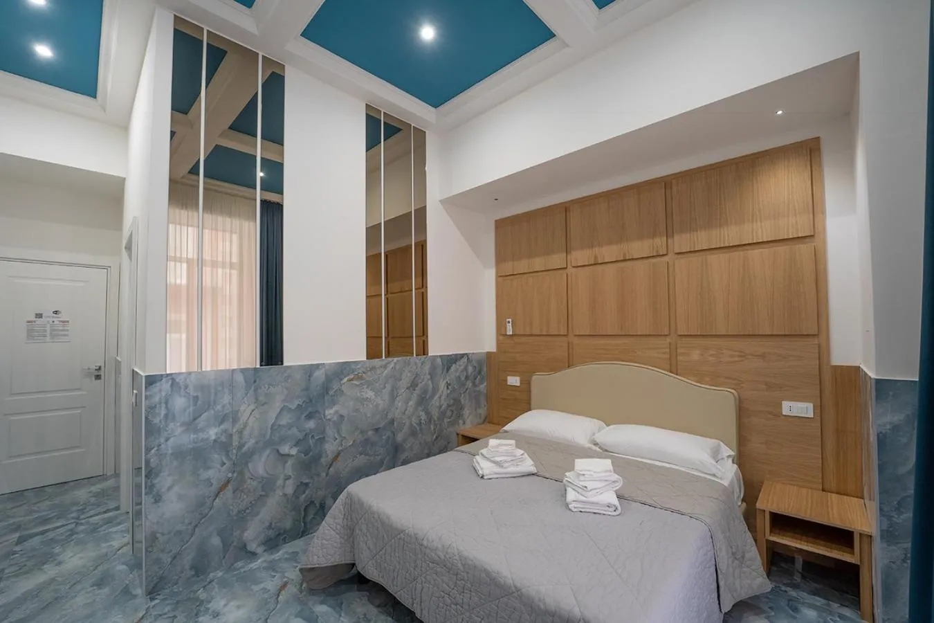 Bed in P.C. Boutique H. Vesuvius, Napoli Centro, by ClaPa Group