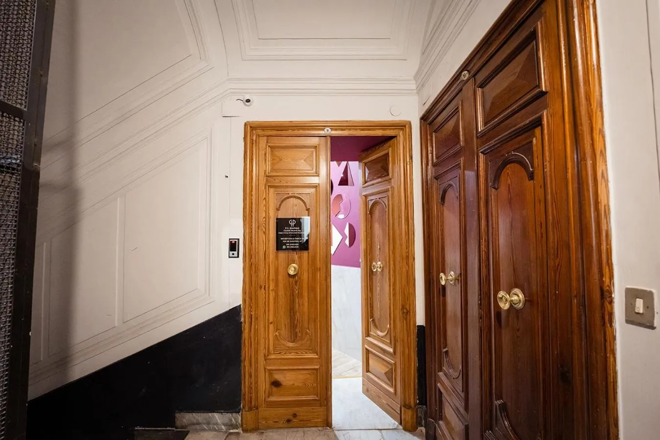 wardrobe in P.C. Boutique H. Vesuvius, Napoli Centro, by ClaPa Group