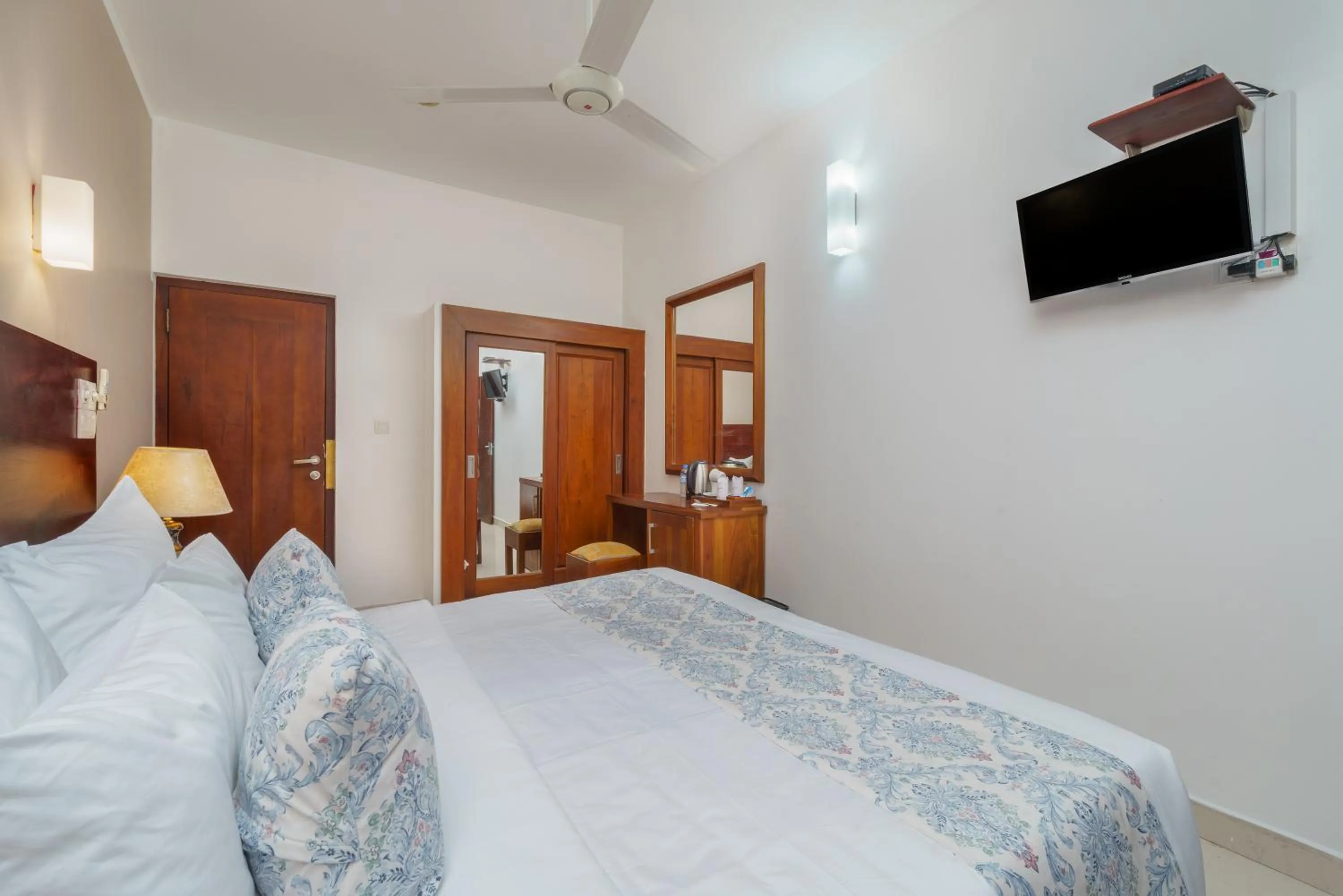 Bed in Hotel Travellers Nest Kandy