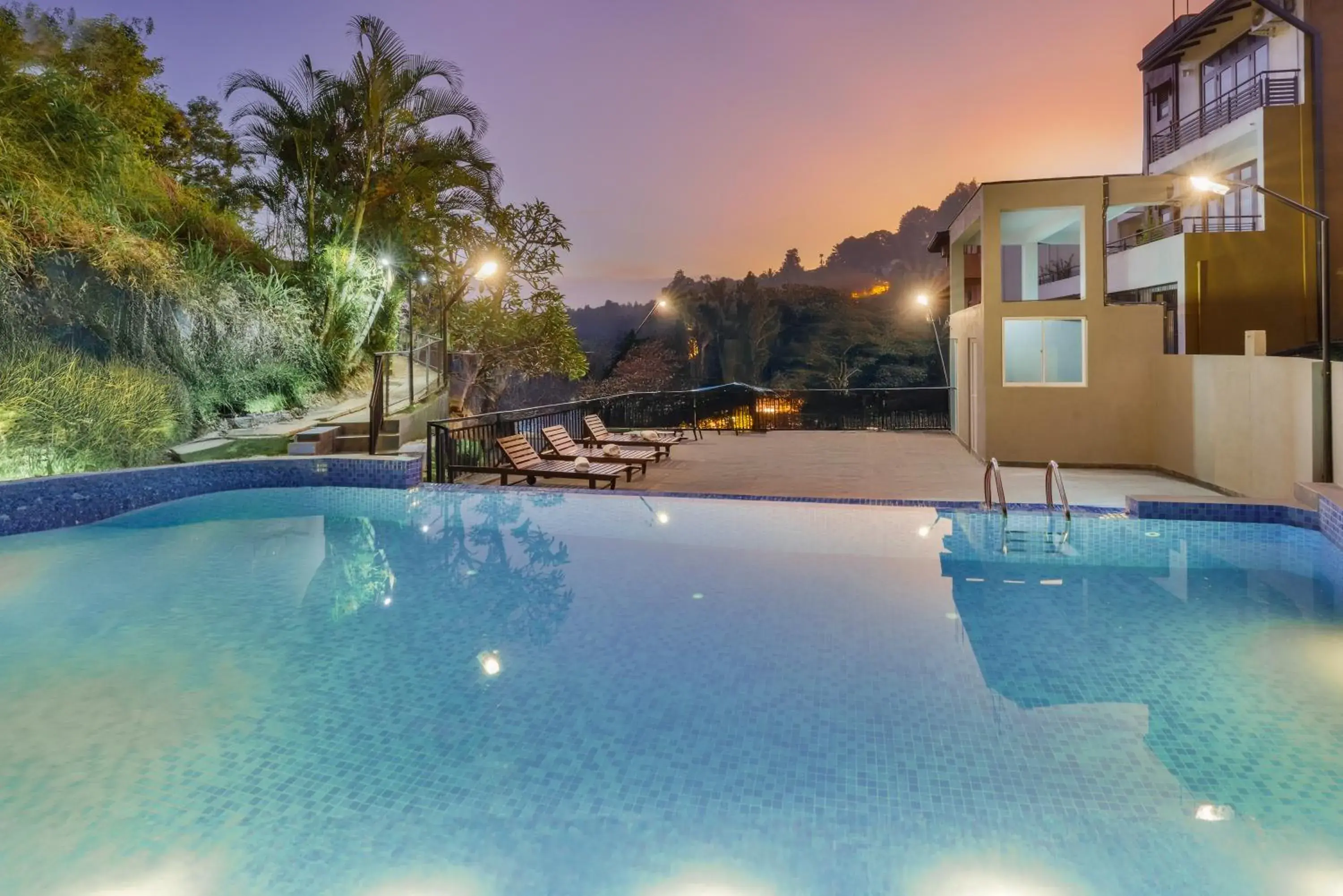 Property building in Hotel Travellers Nest Kandy Property building in Hotel Travellers Nest Kandy