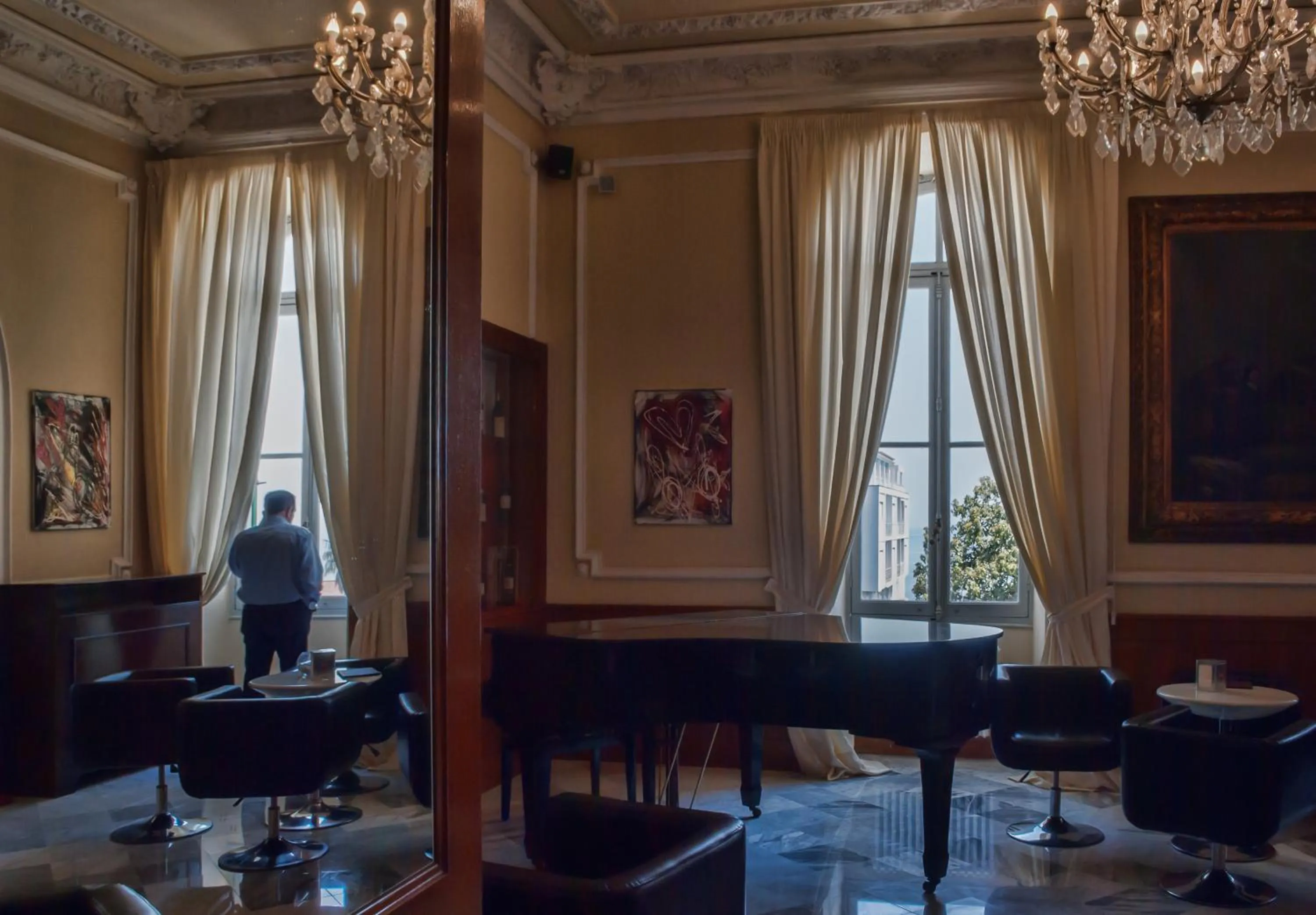 Communal lounge/ TV room in Grand Hotel & des Anglais Spa