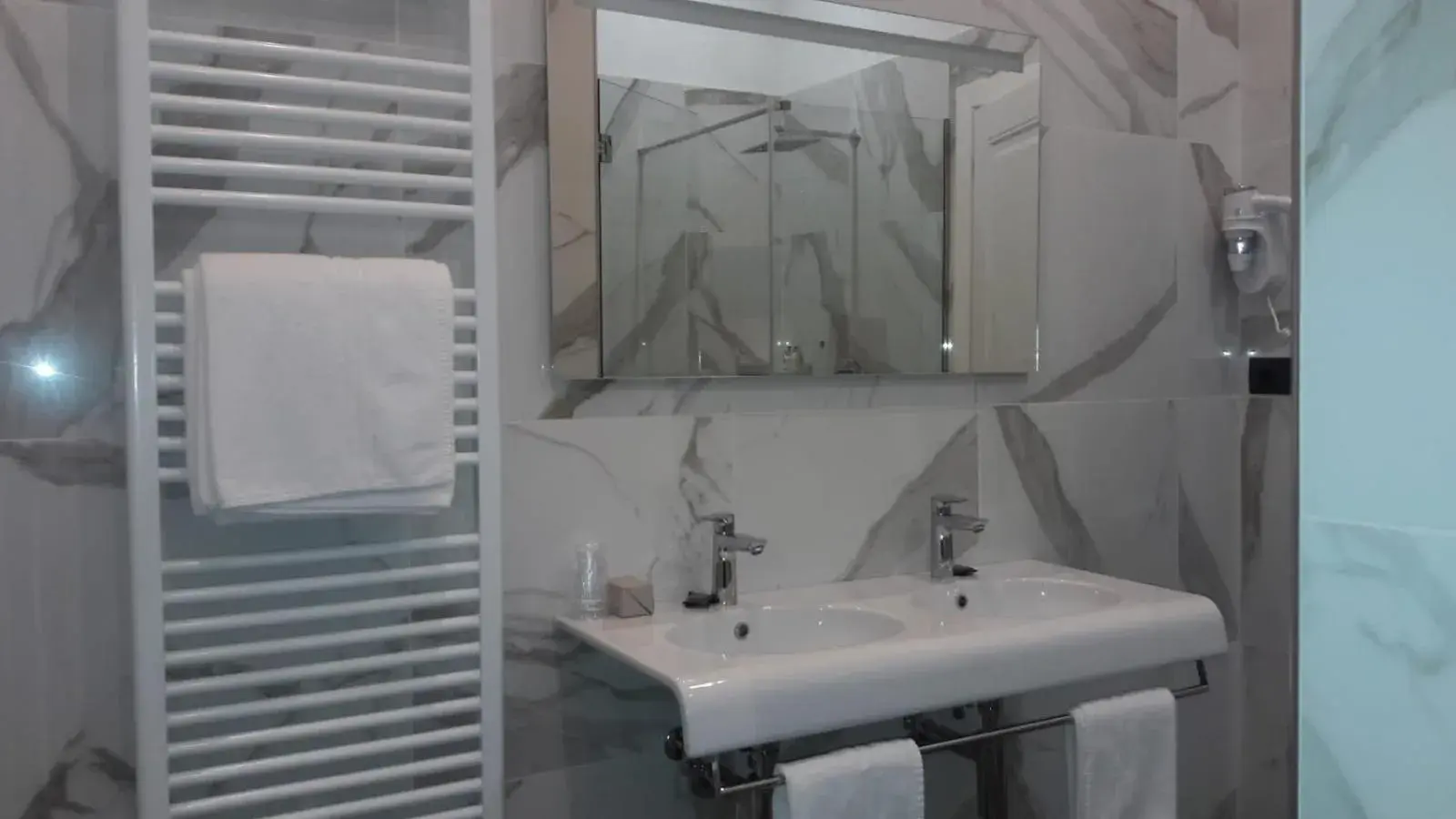 Bathroom in Grand Hotel & des Anglais Spa Bathroom in Grand Hotel & des Anglais Spa