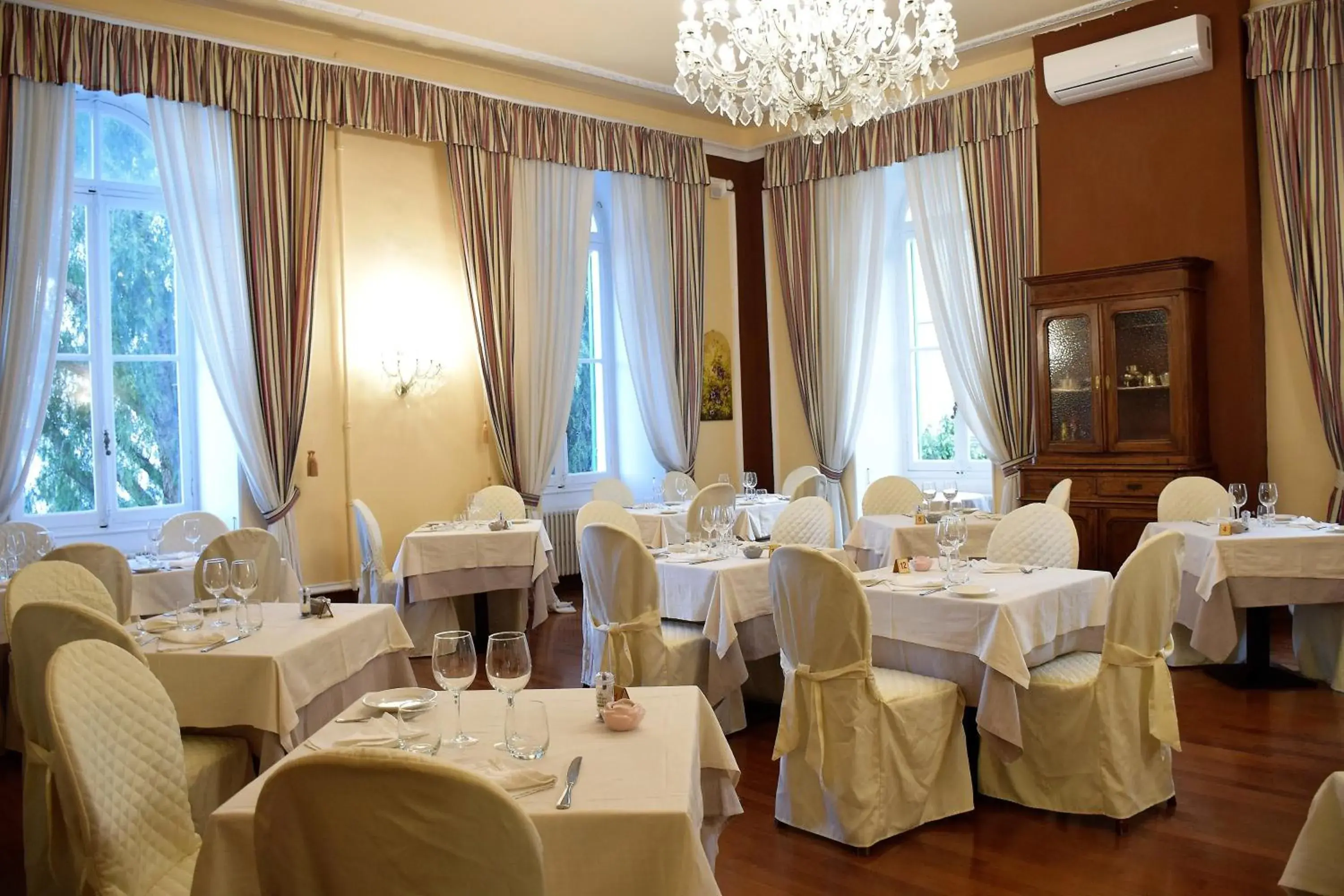 Restaurant/places to eat in Grand Hotel & des Anglais Spa Restaurant/places to eat in Grand Hotel & des Anglais Spa
