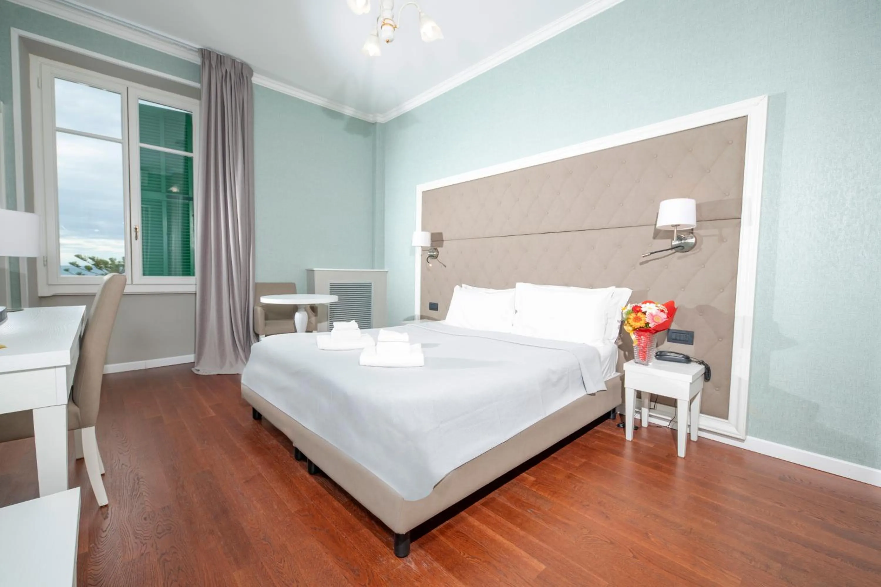 Bedroom, Bed in Grand Hotel & des Anglais Spa