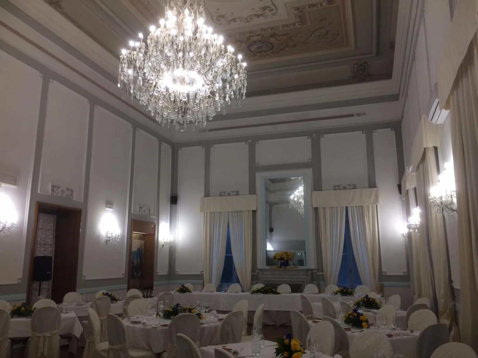 Restaurant/places to eat in Grand Hotel & des Anglais Spa