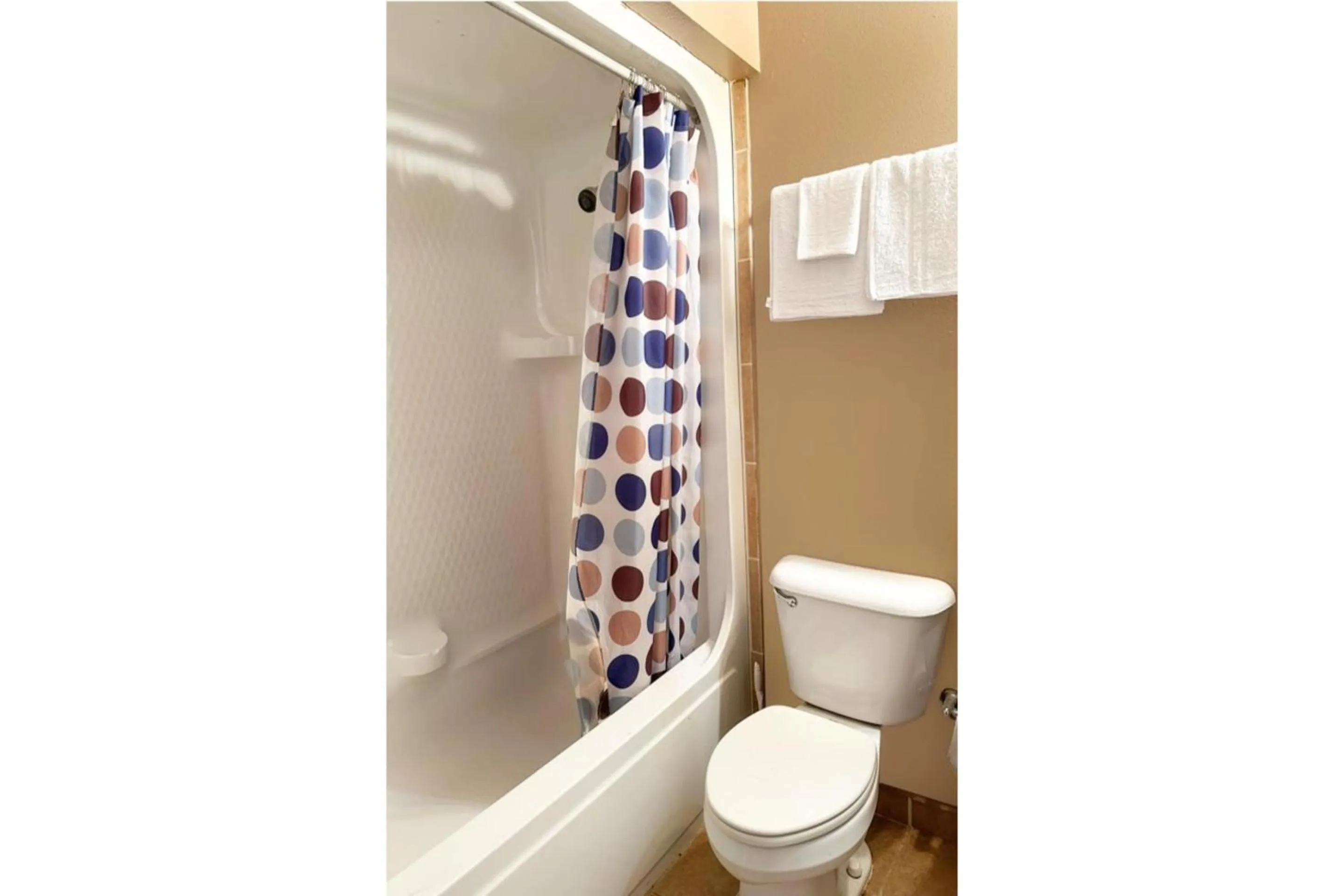 Bathroom in Sparta Seven Motel By OYO near Milledgeville