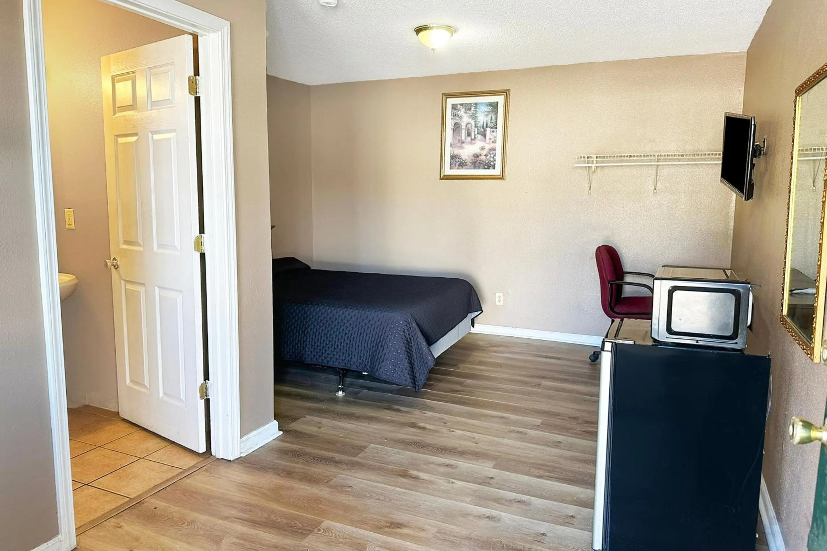 Bedroom in Sparta Seven Motel By OYO near Milledgeville