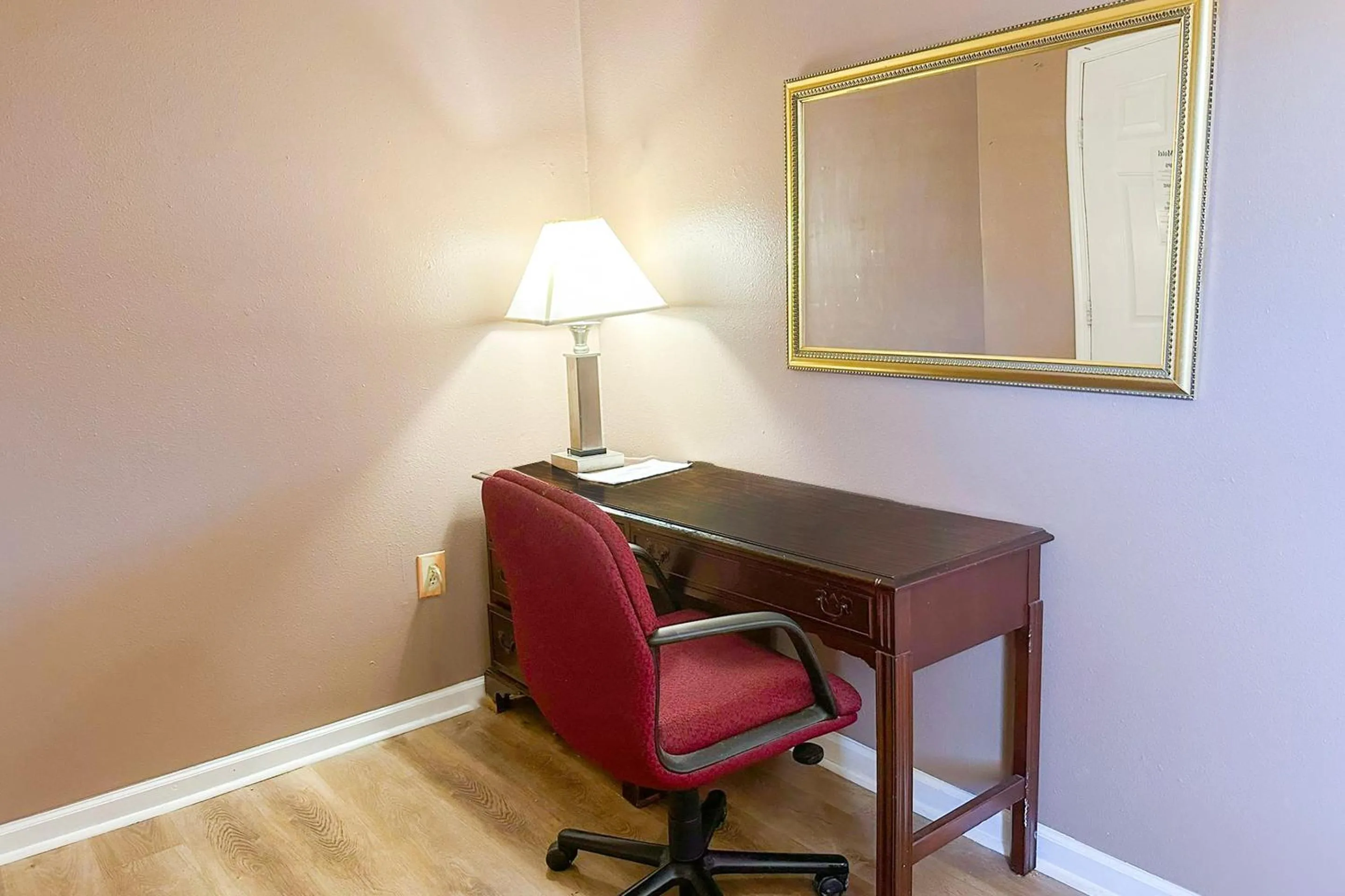 Bedroom in Sparta Seven Motel By OYO near Milledgeville