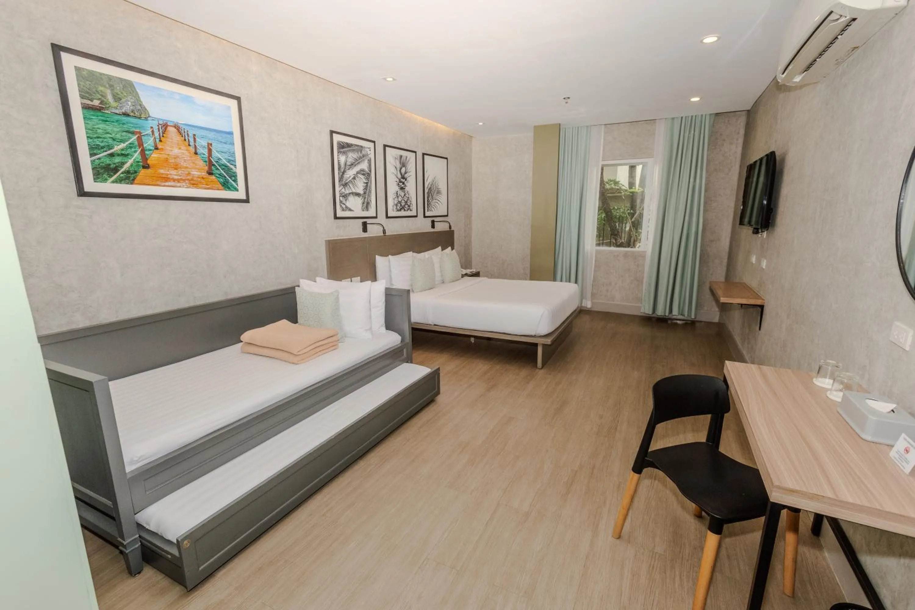 Bedroom, Bed in Primeway Suites Cebu