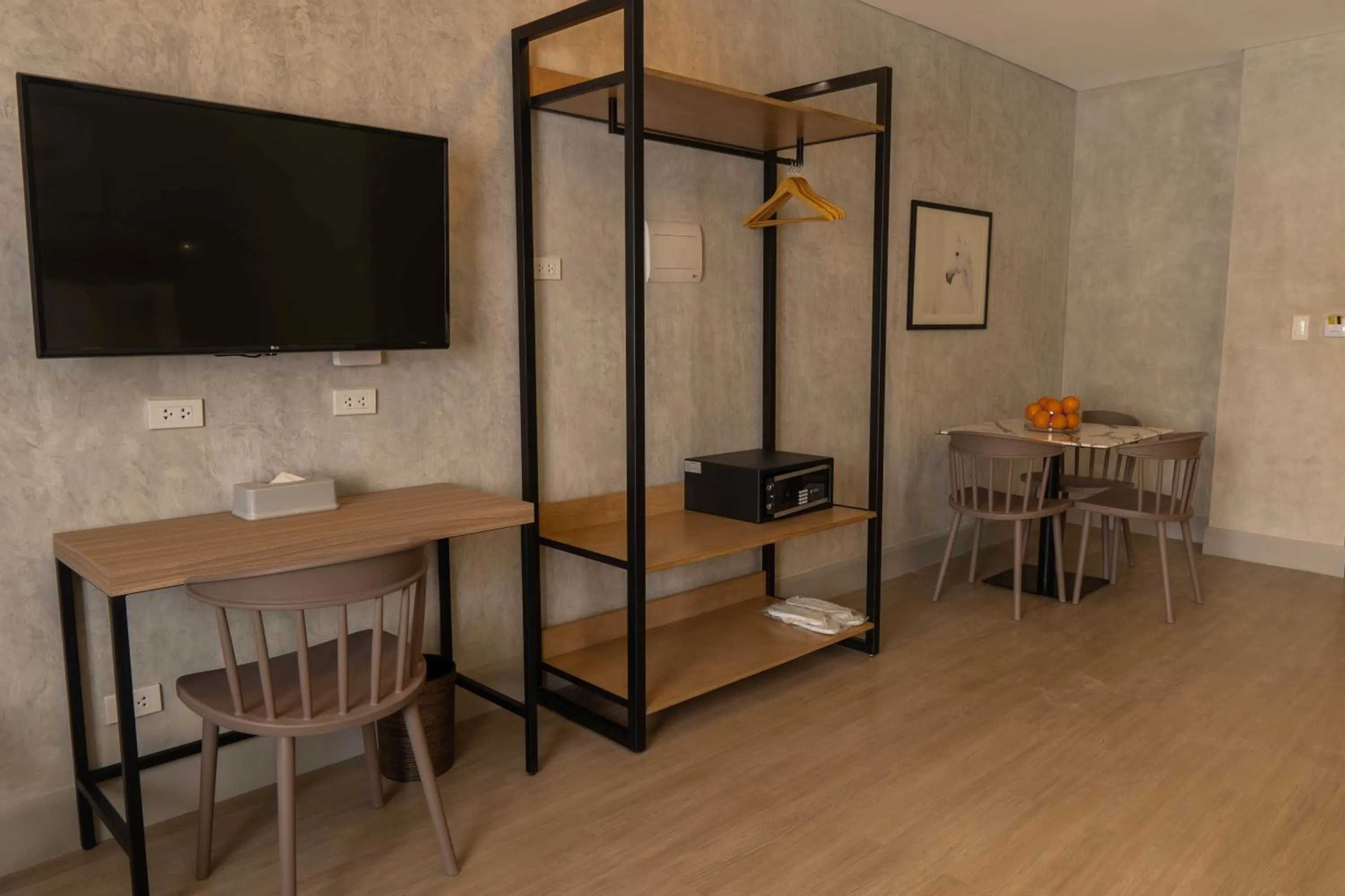 TV and multimedia in Primeway Suites Cebu