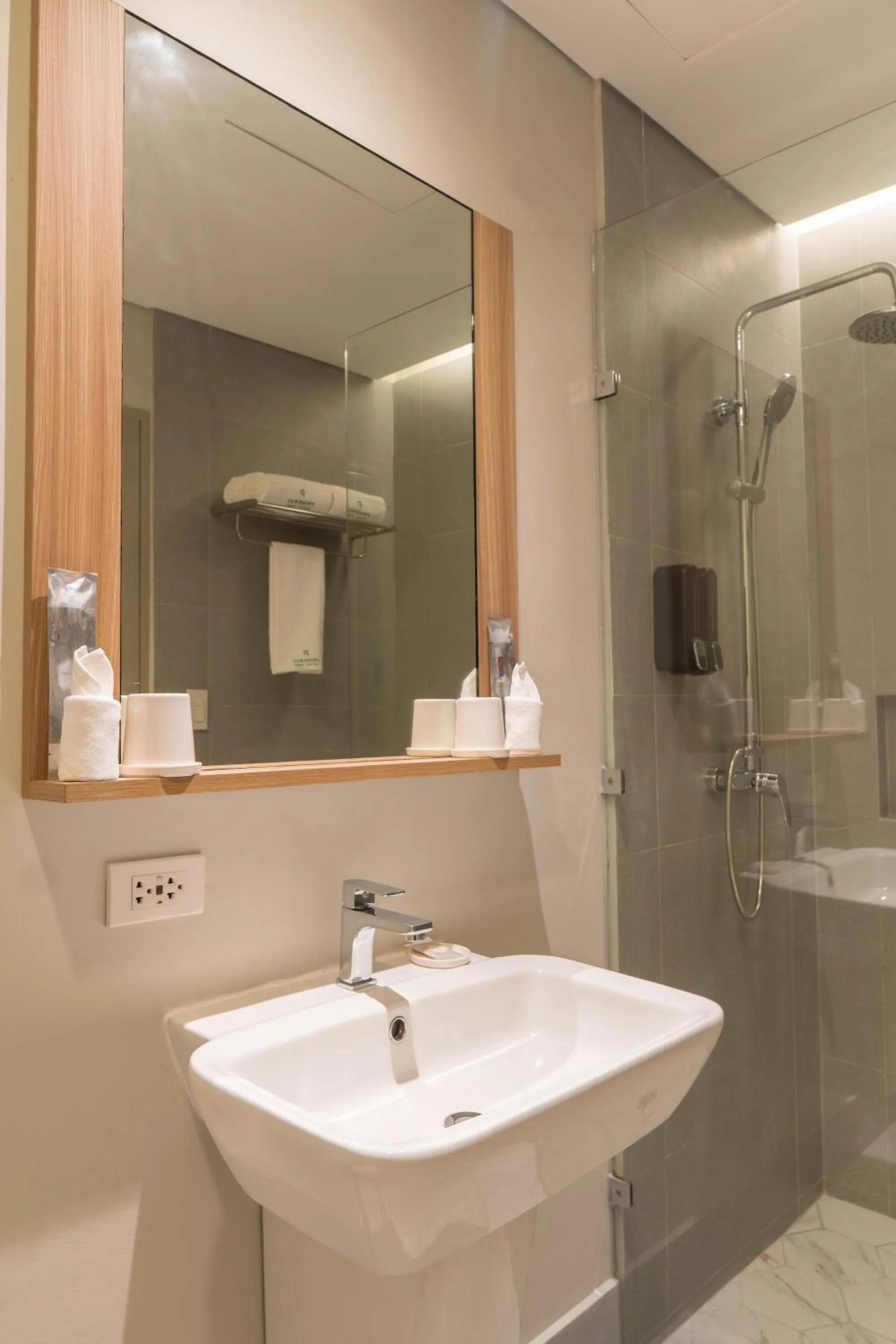 Shower in Primeway Suites Cebu