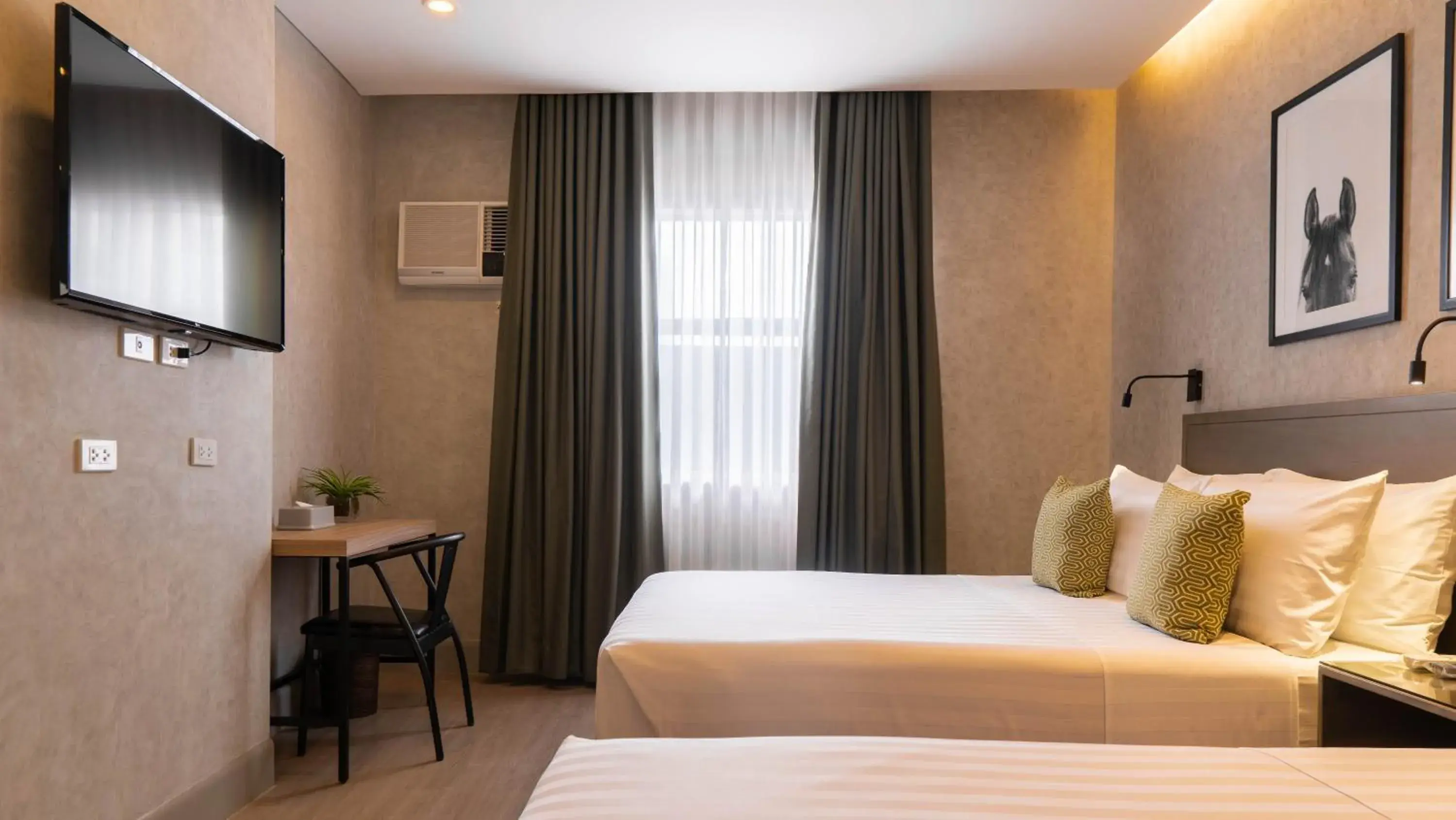 Deluxe Double or Twin Room in Primeway Suites Cebu Deluxe Double or Twin Room in Primeway Suites Cebu