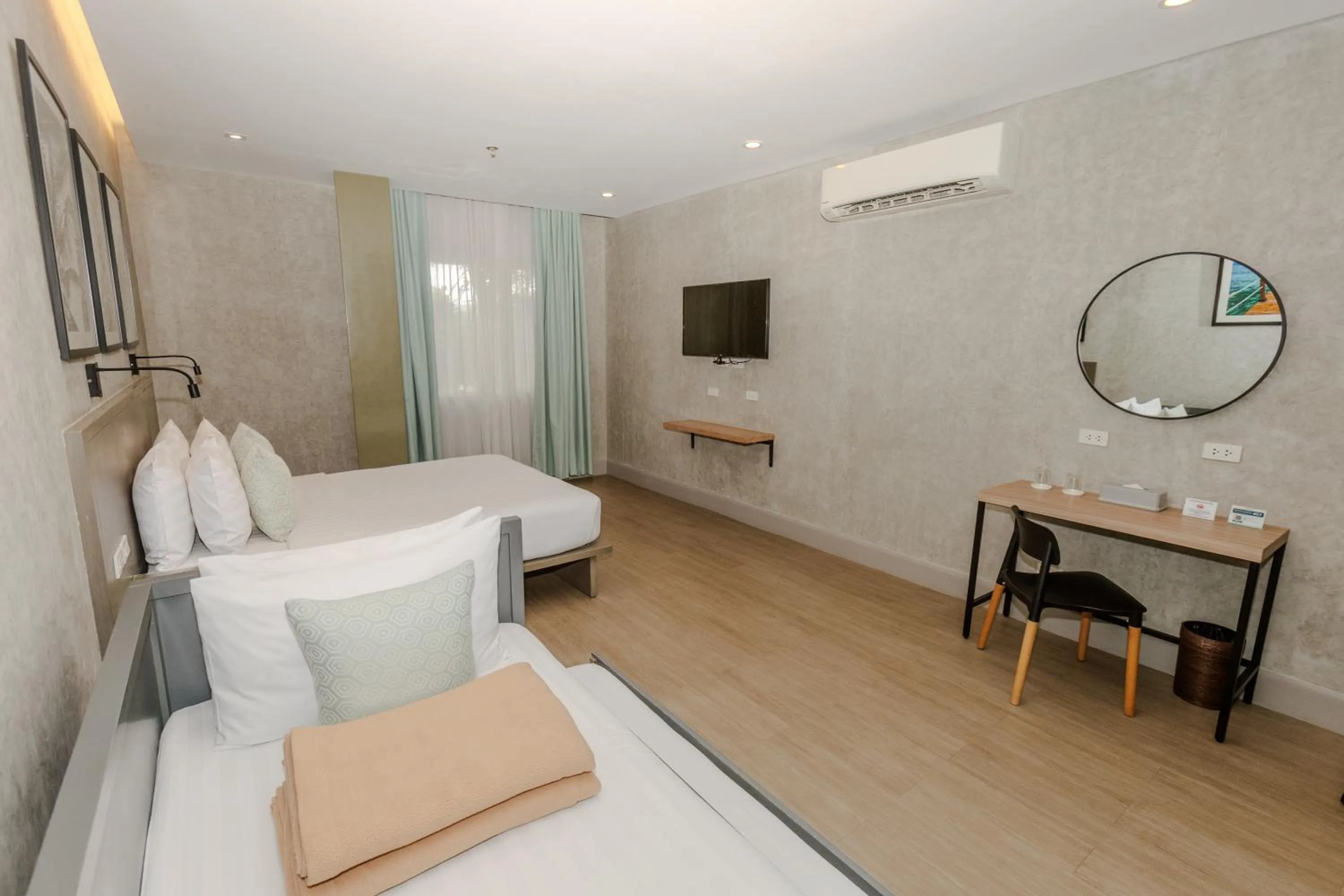 Bed in Primeway Suites Cebu
