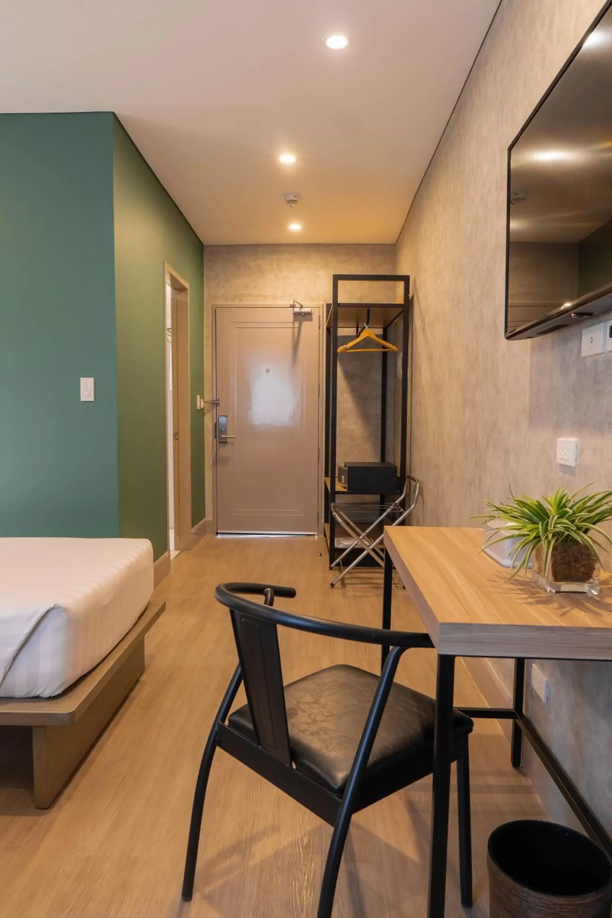 TV and multimedia, Bed in Primeway Suites Cebu TV and multimedia, Bed in Primeway Suites Cebu
