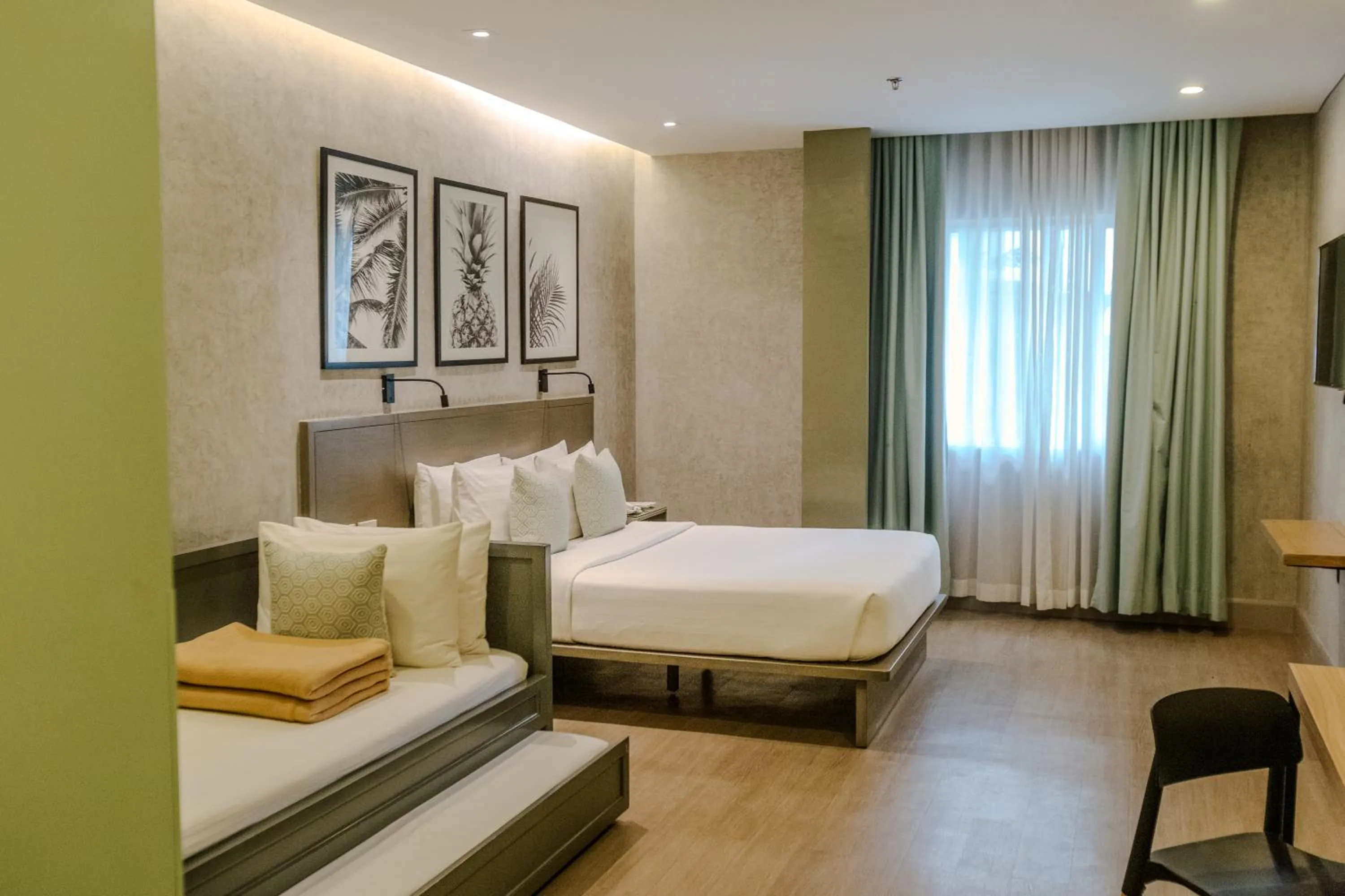 Bed in Primeway Suites Cebu