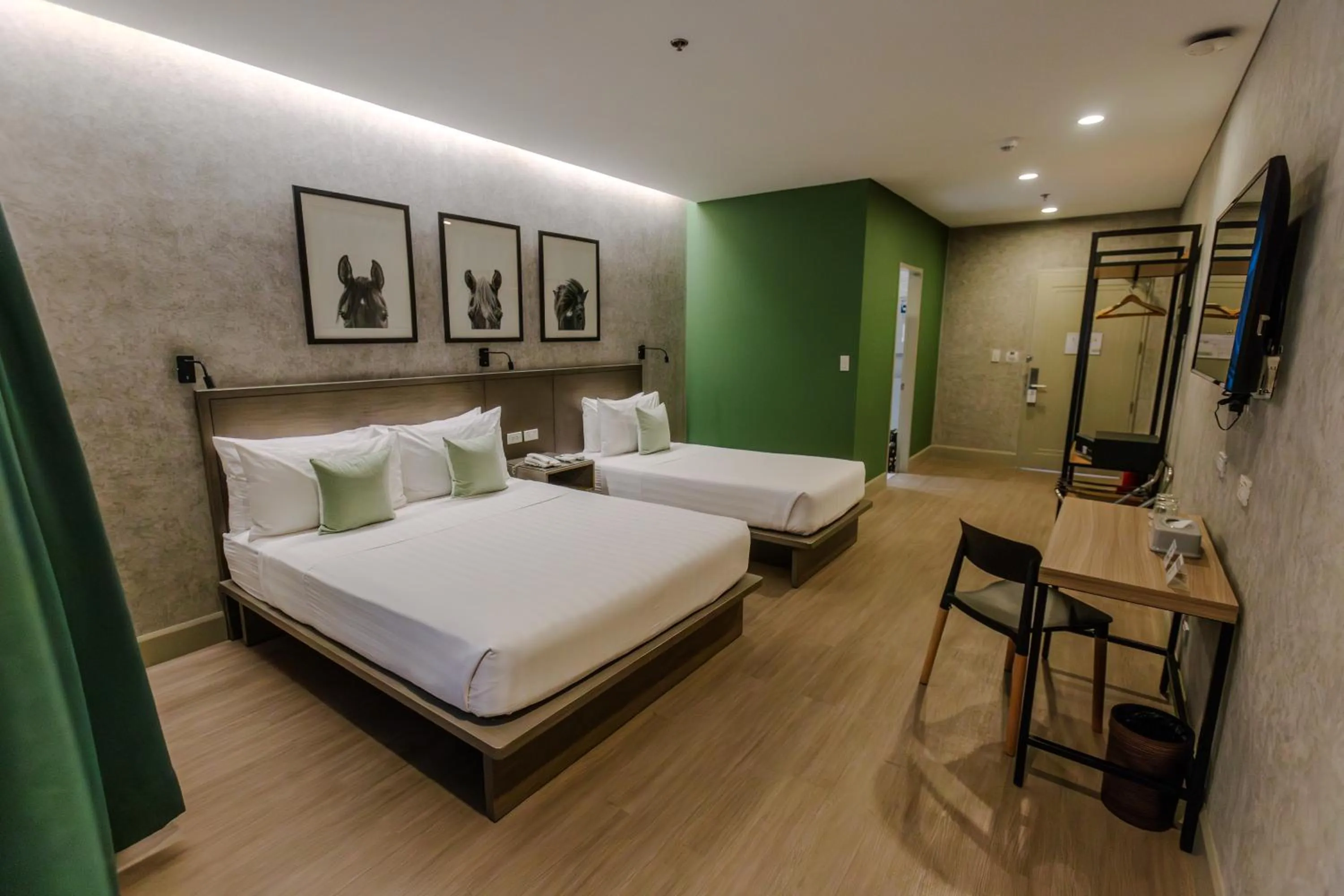 Bedroom, Bed in Primeway Suites Cebu