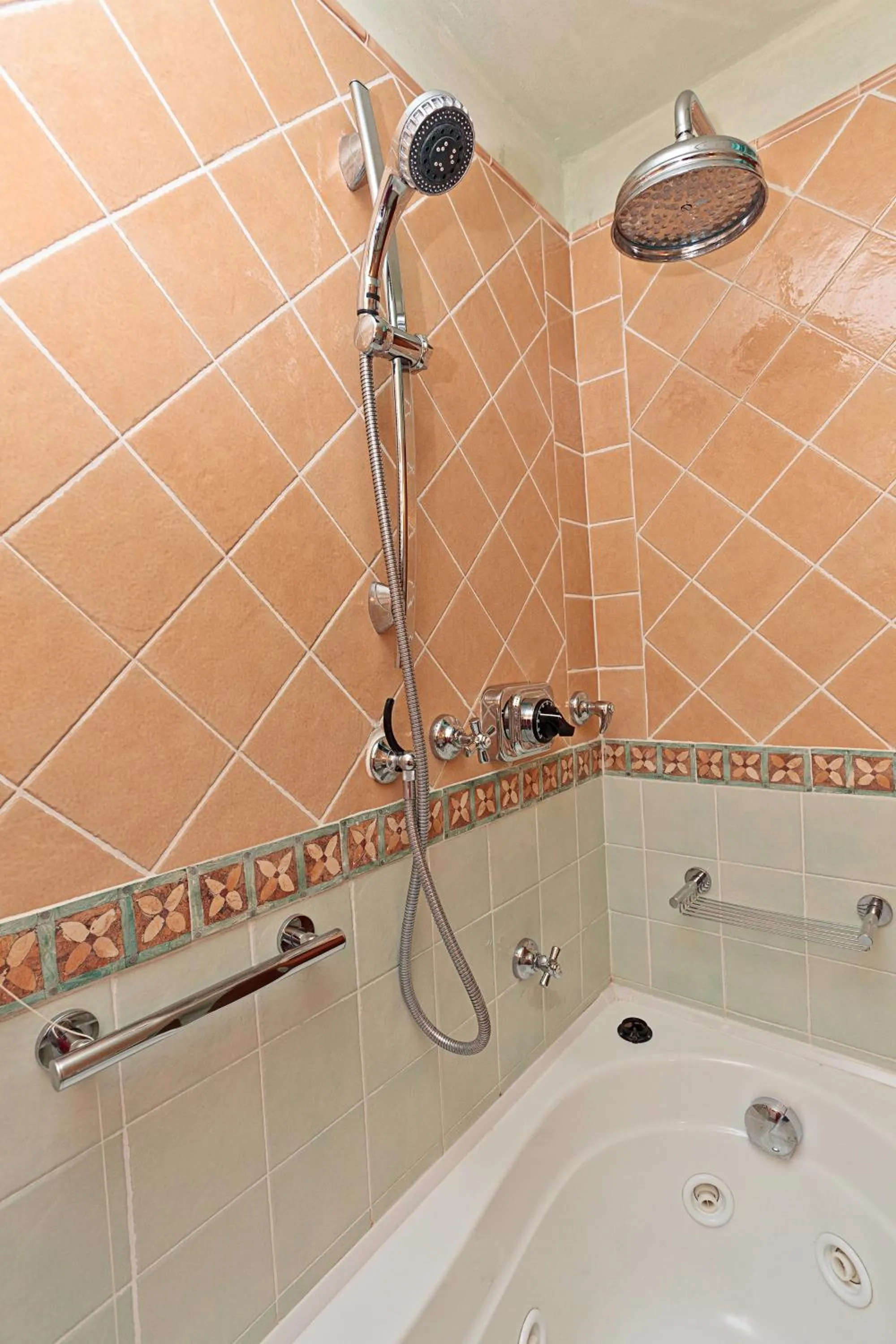 Shower in San Pietro Sopra Le Acque Resort & Spa