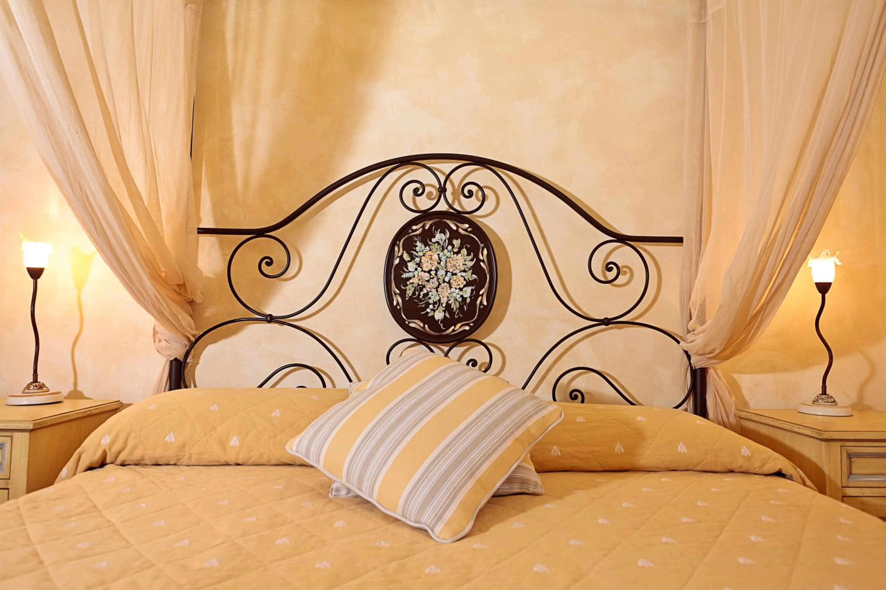 Bed in San Pietro Sopra Le Acque Resort & Spa