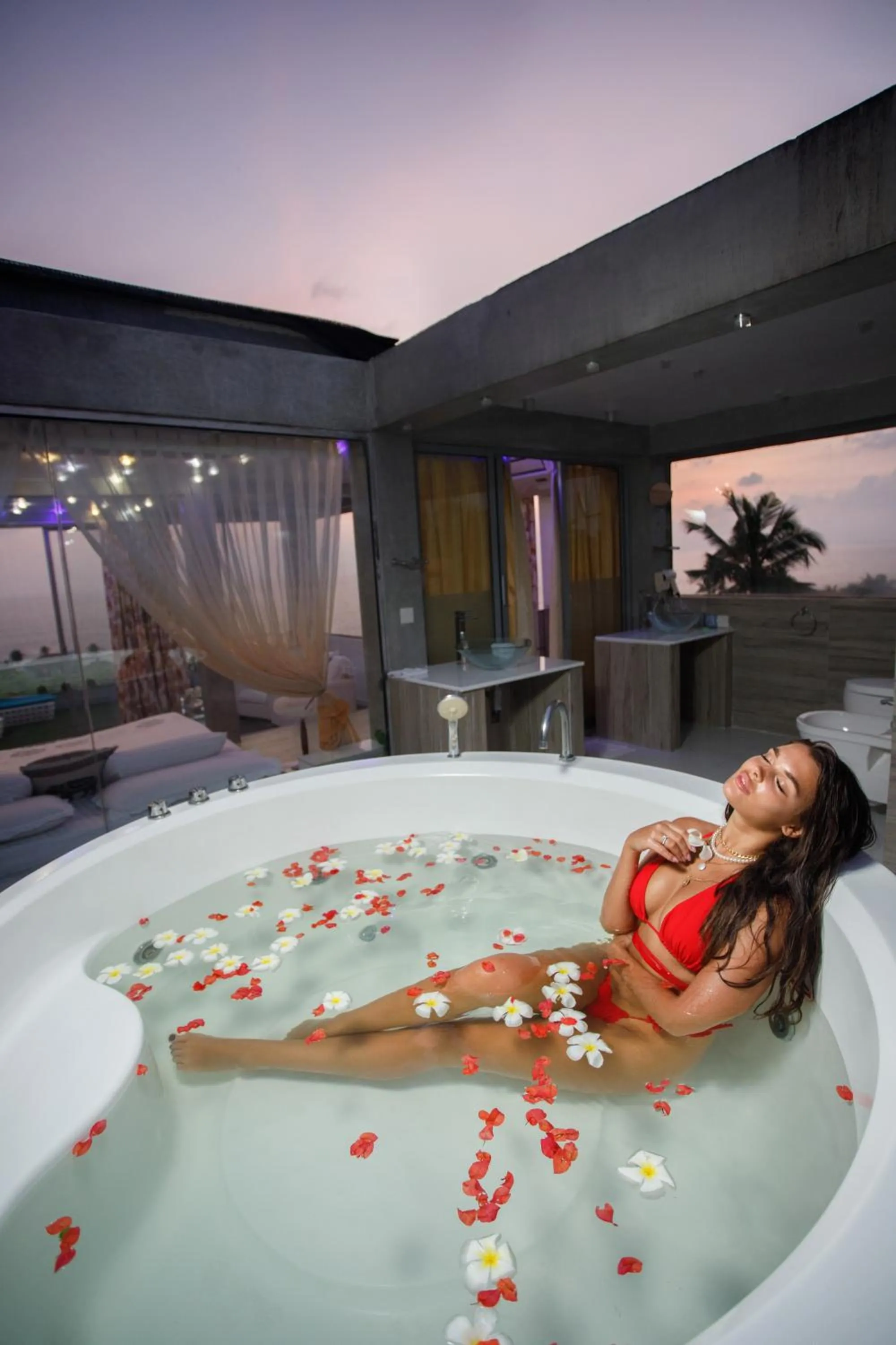 Hot Tub in Villa Thawthisa The Boutique Hotel Unawatuna