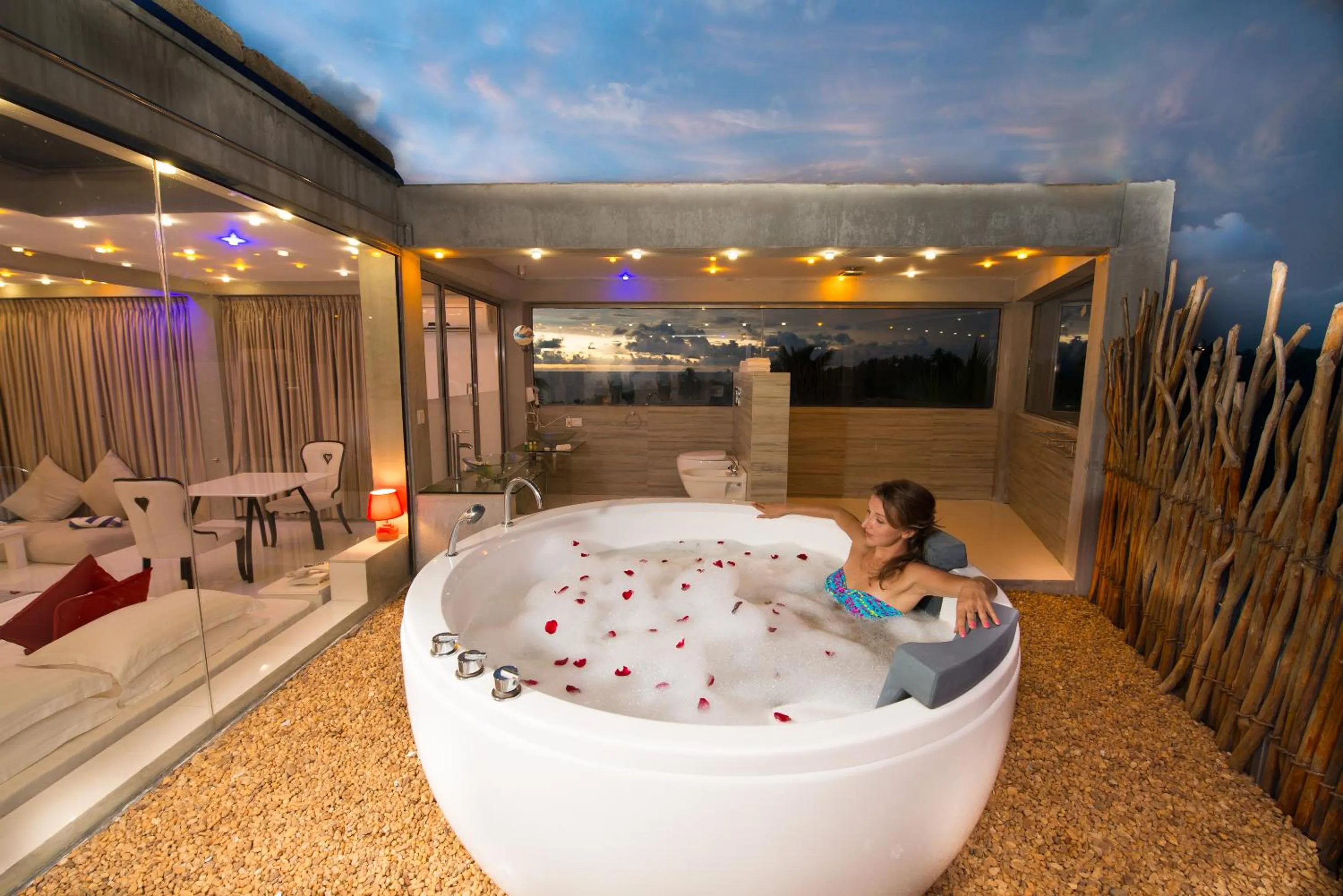 Shower in Villa Thawthisa The Boutique Hotel Unawatuna