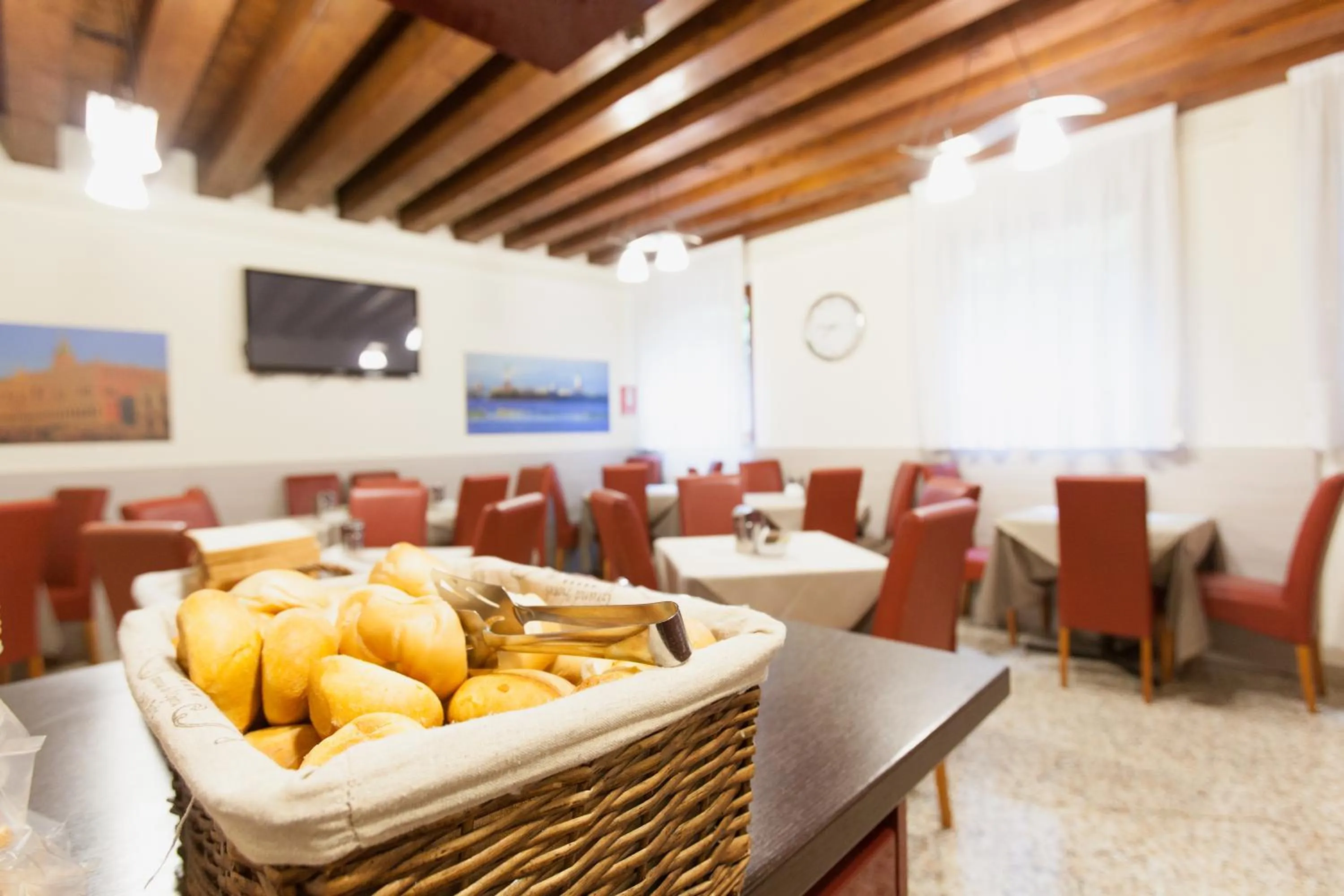 Restaurant/places to eat in Foresteria Levi