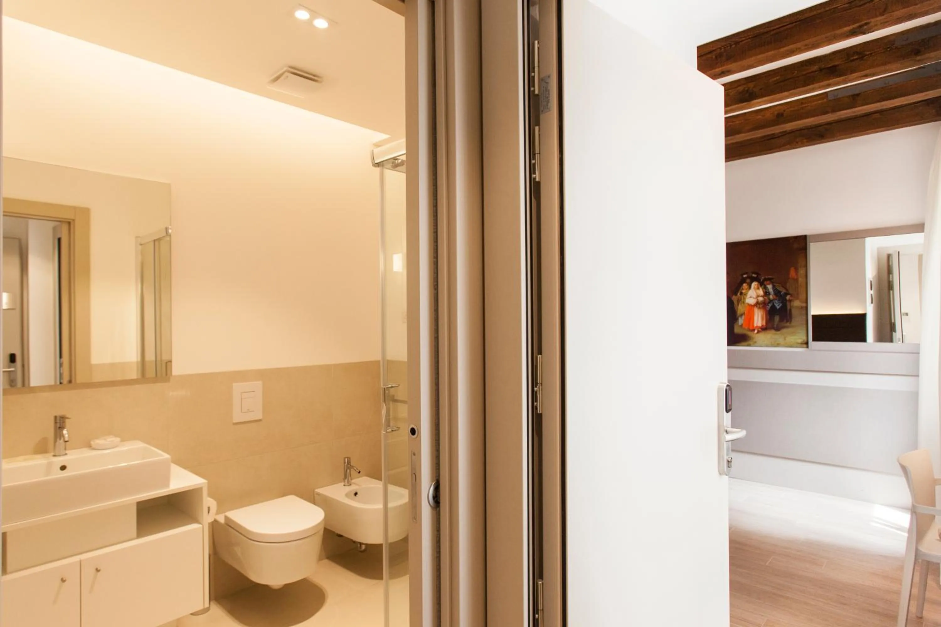 Toilet in Foresteria Levi