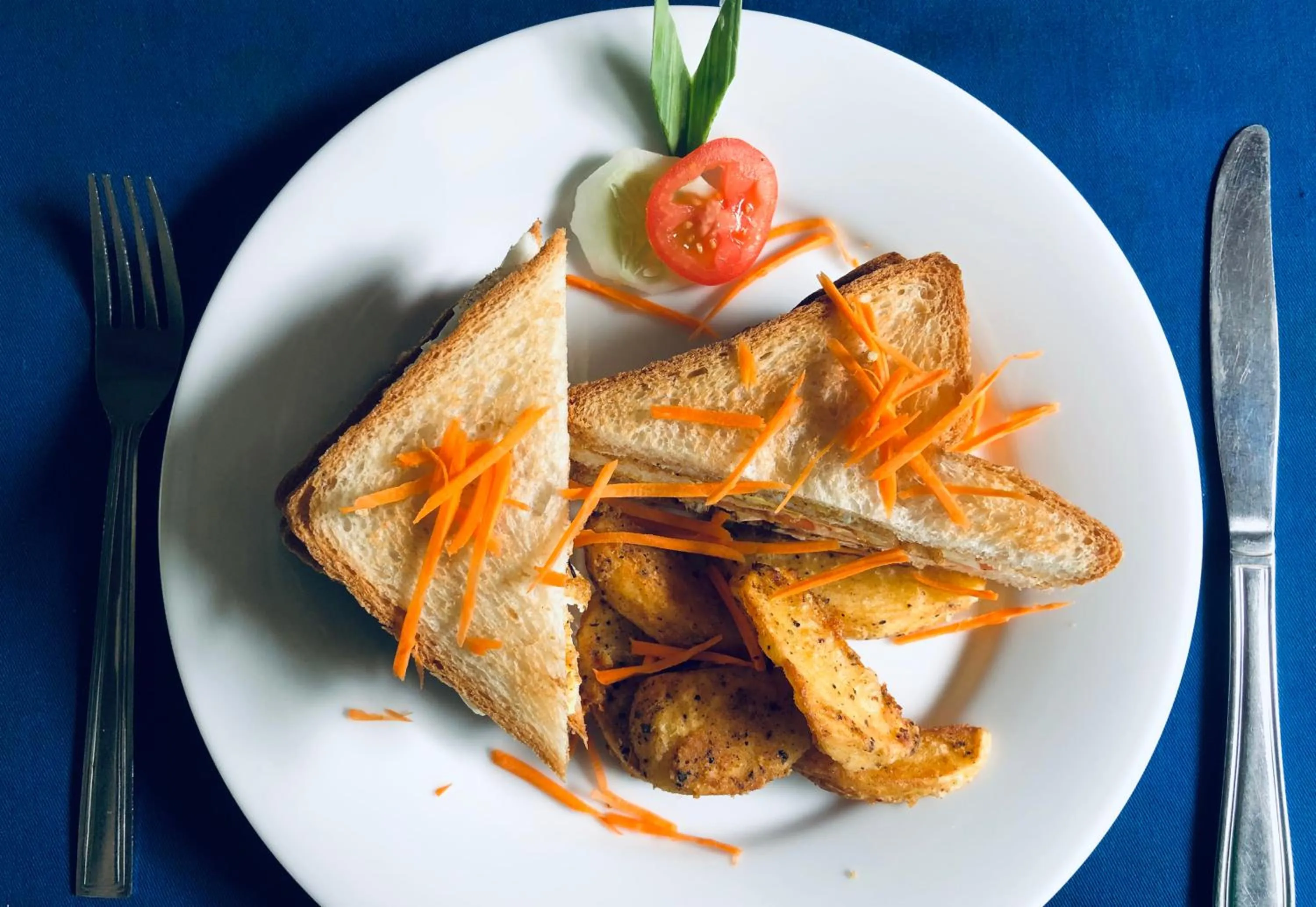 Food and drinks in River Garden Resort