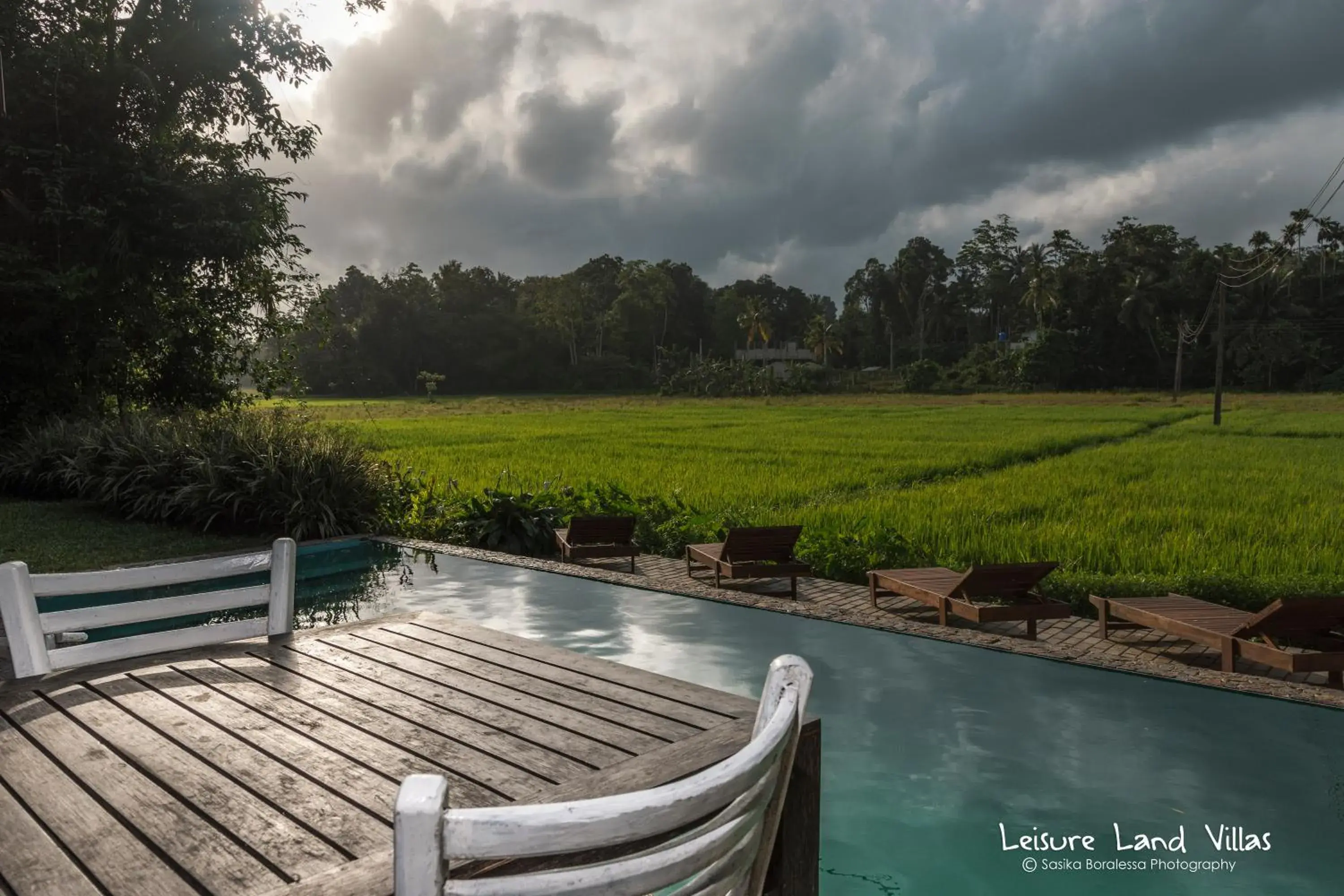 Superior Family Rooms with Rice Field View & Pool in Leisure Land Superior Family Rooms with Rice Field View & Pool in Leisure Land
