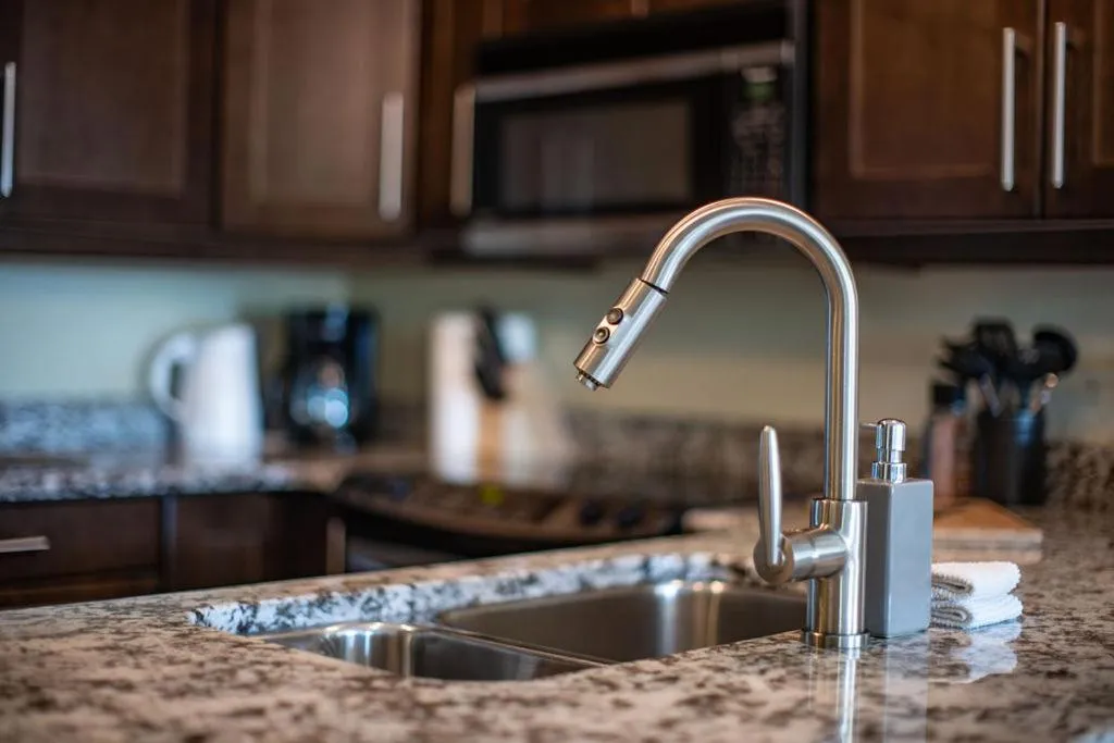 Kitchen or kitchenette in Selkirk Snug by Revelstoke Vacations