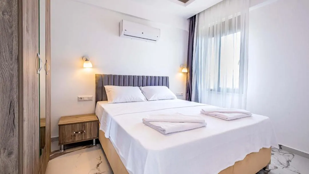 Golden Rose Suit pension