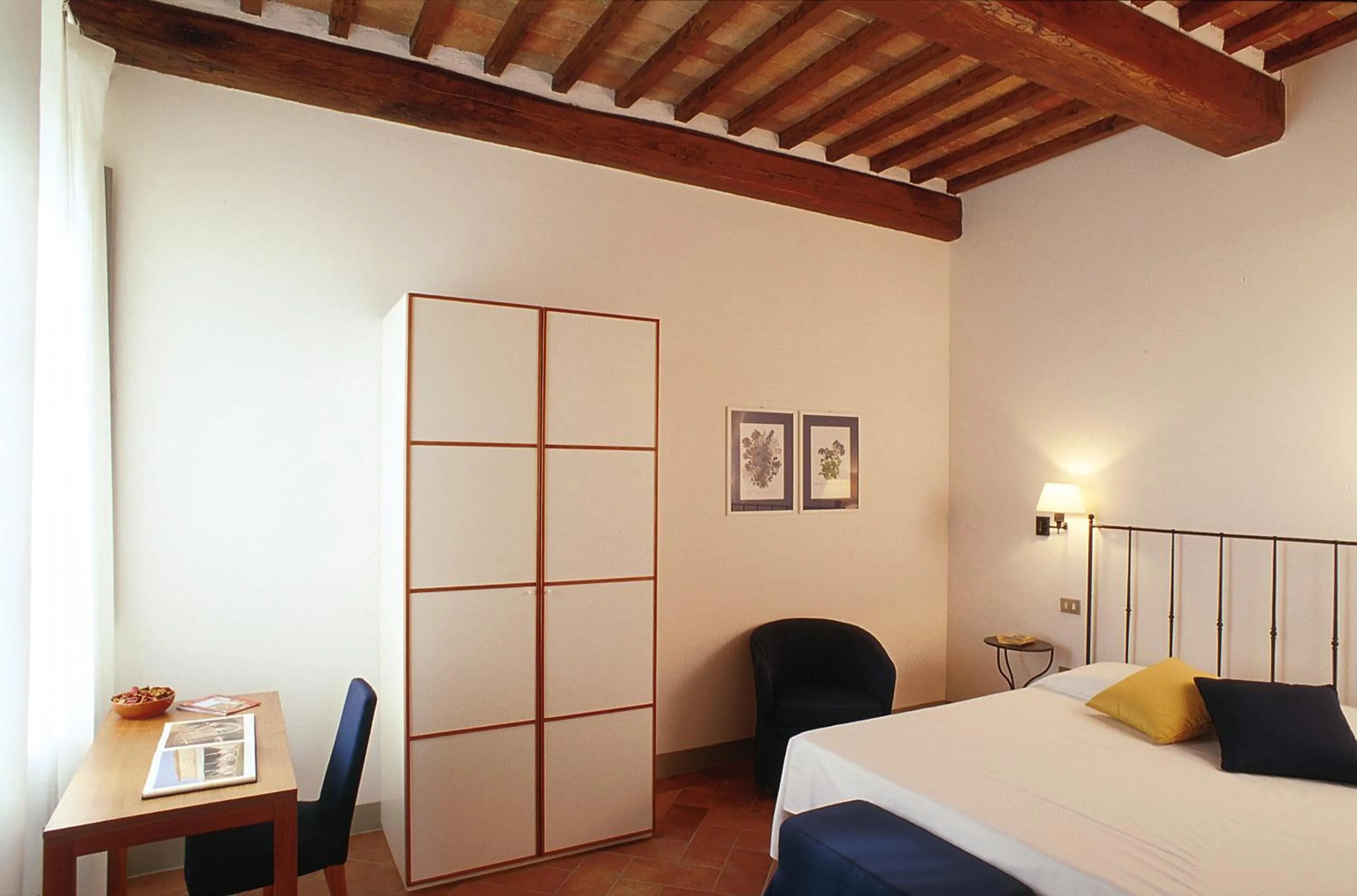 Decorative detail, Bed in Villa Ducci