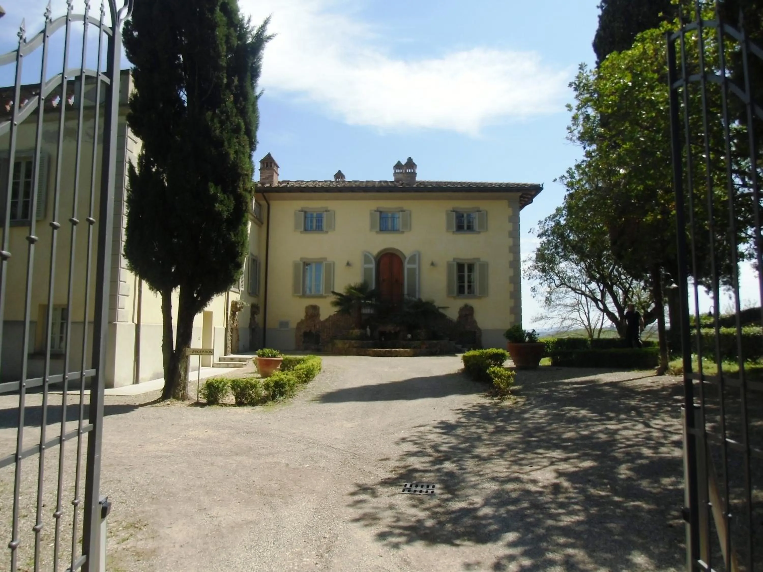 Facade/entrance in Villa Ducci