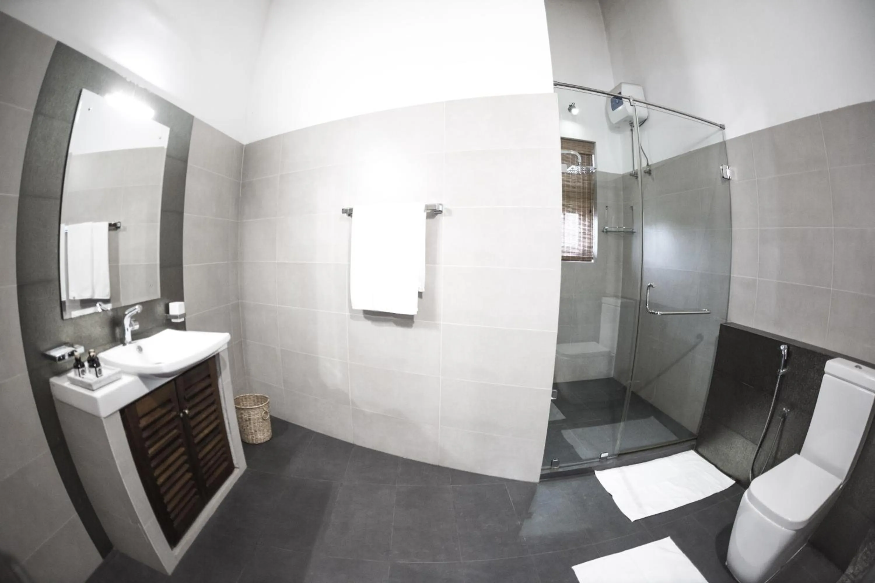 Shower in Villa White Queen Resort & Spa