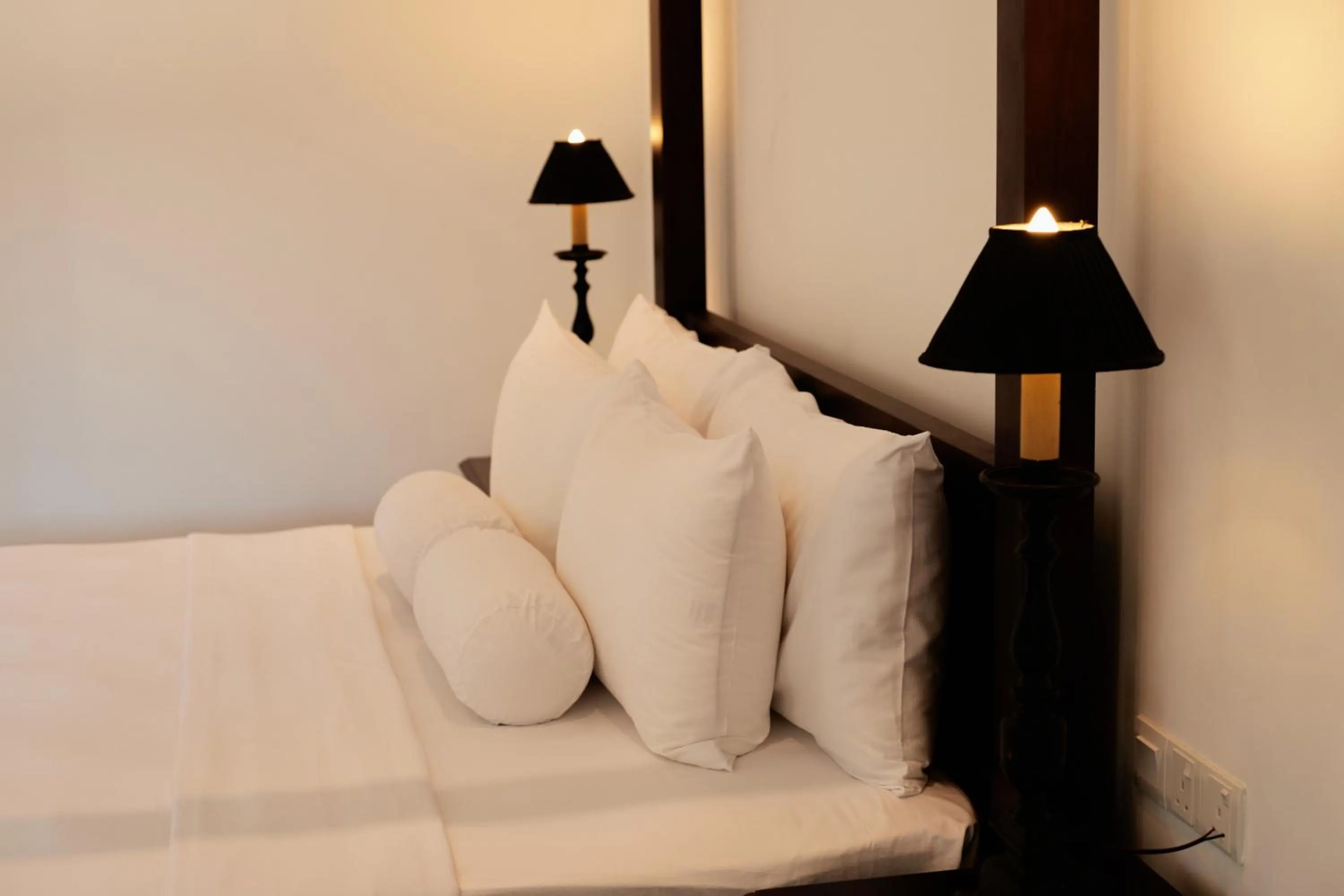 Bed in Villa White Queen Resort & Spa