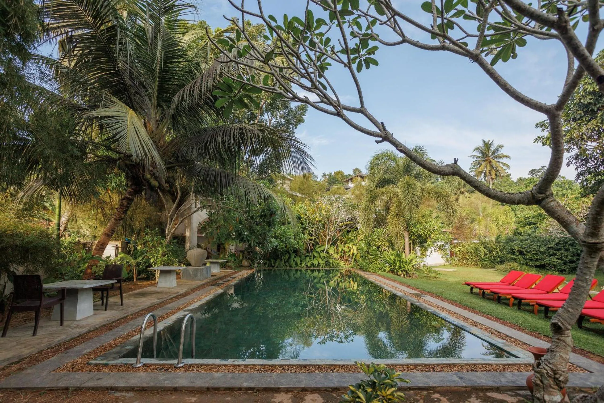 Day in Villa White Queen Resort & Spa