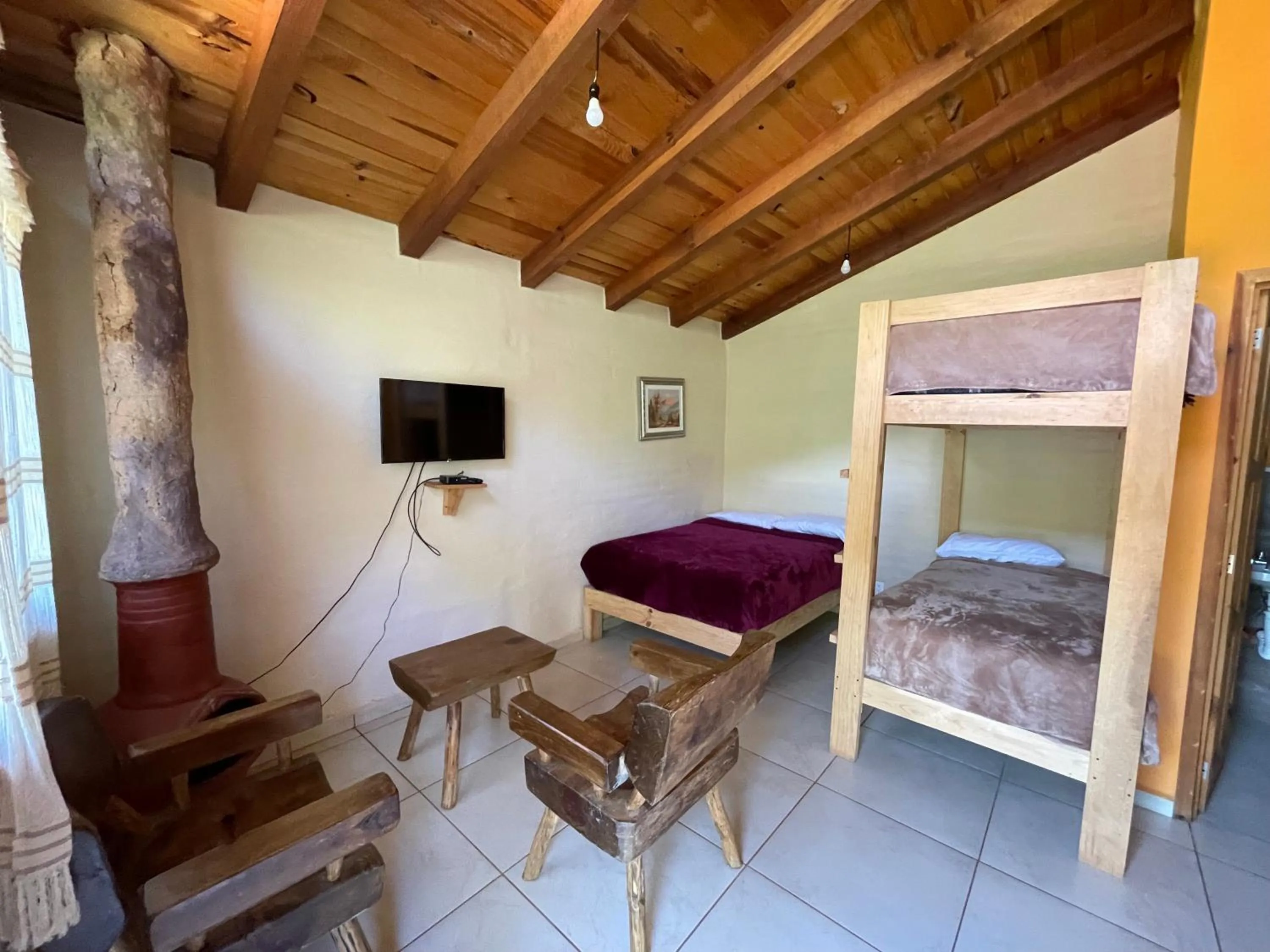 Property building, Bed in Los Pirineos