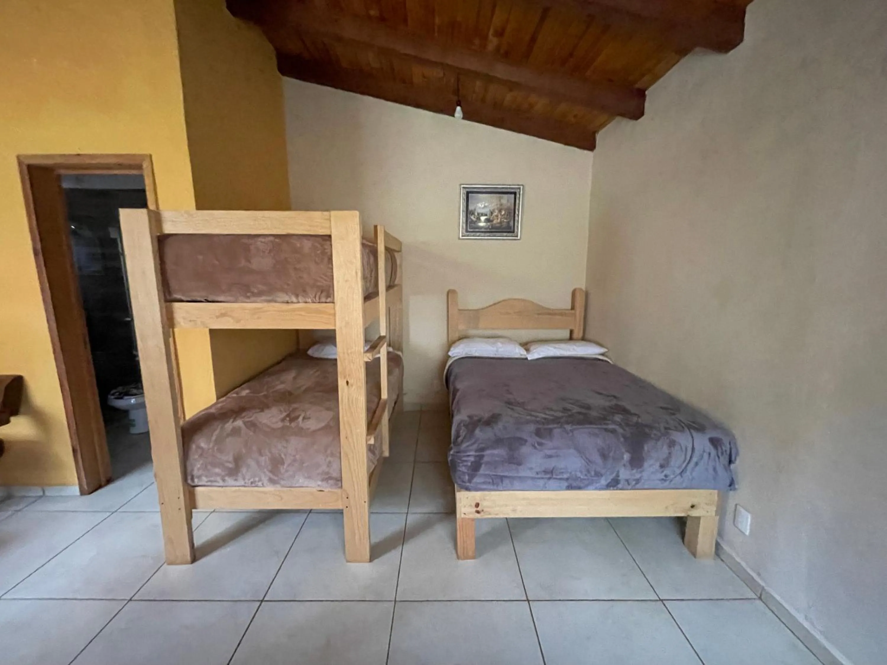 Property building, Bed in Los Pirineos