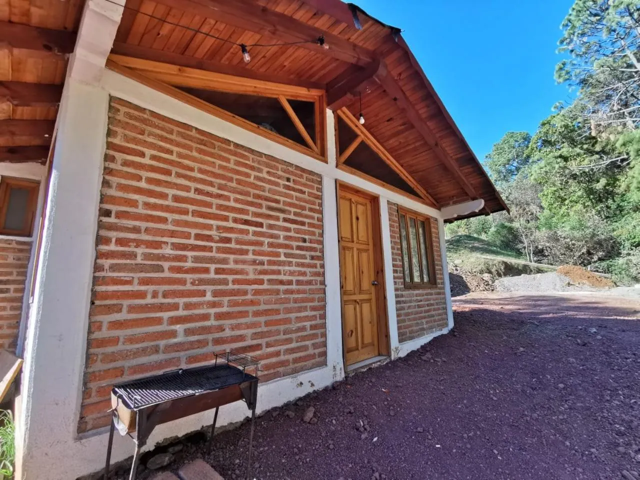 Facade/entrance in Los Pirineos