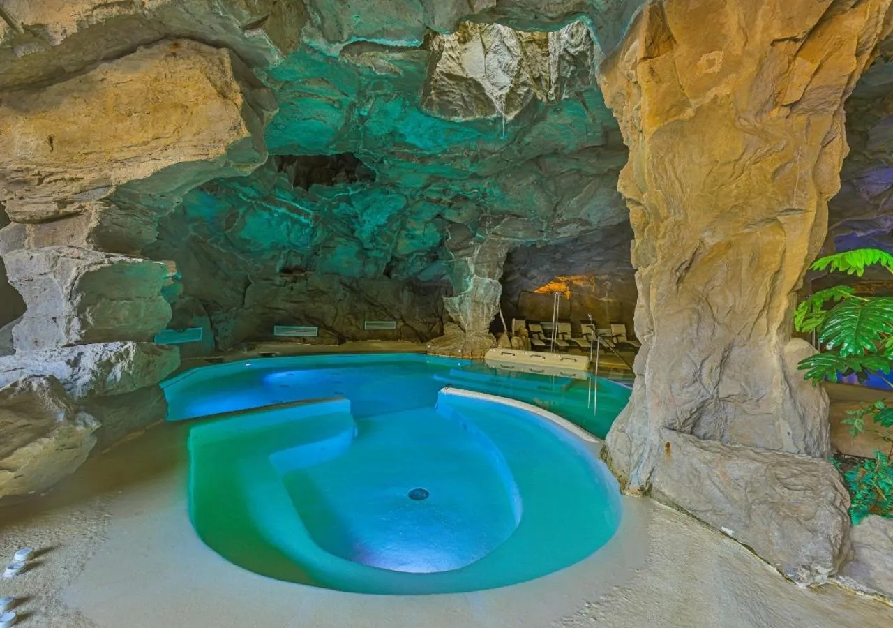 Hot Tub in Tombolo Talasso Resort