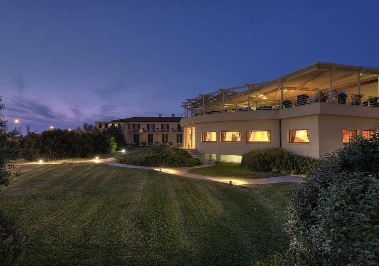 Garden in Tombolo Talasso Resort