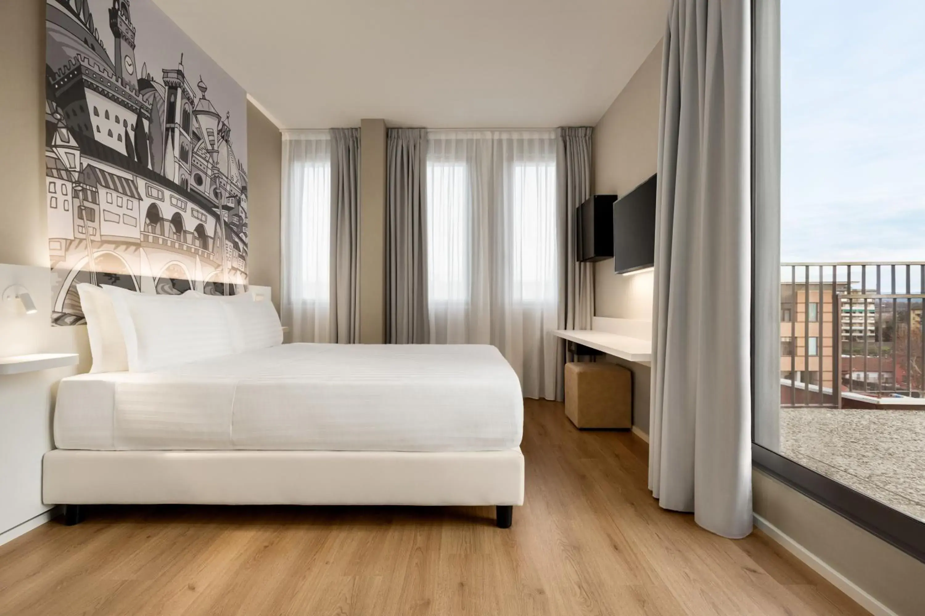 1 Queen Bed, Standard, Non-Smoking in Wyndham Garden Florence 1 Queen Bed, Standard, Non-Smoking in Wyndham Garden Florence