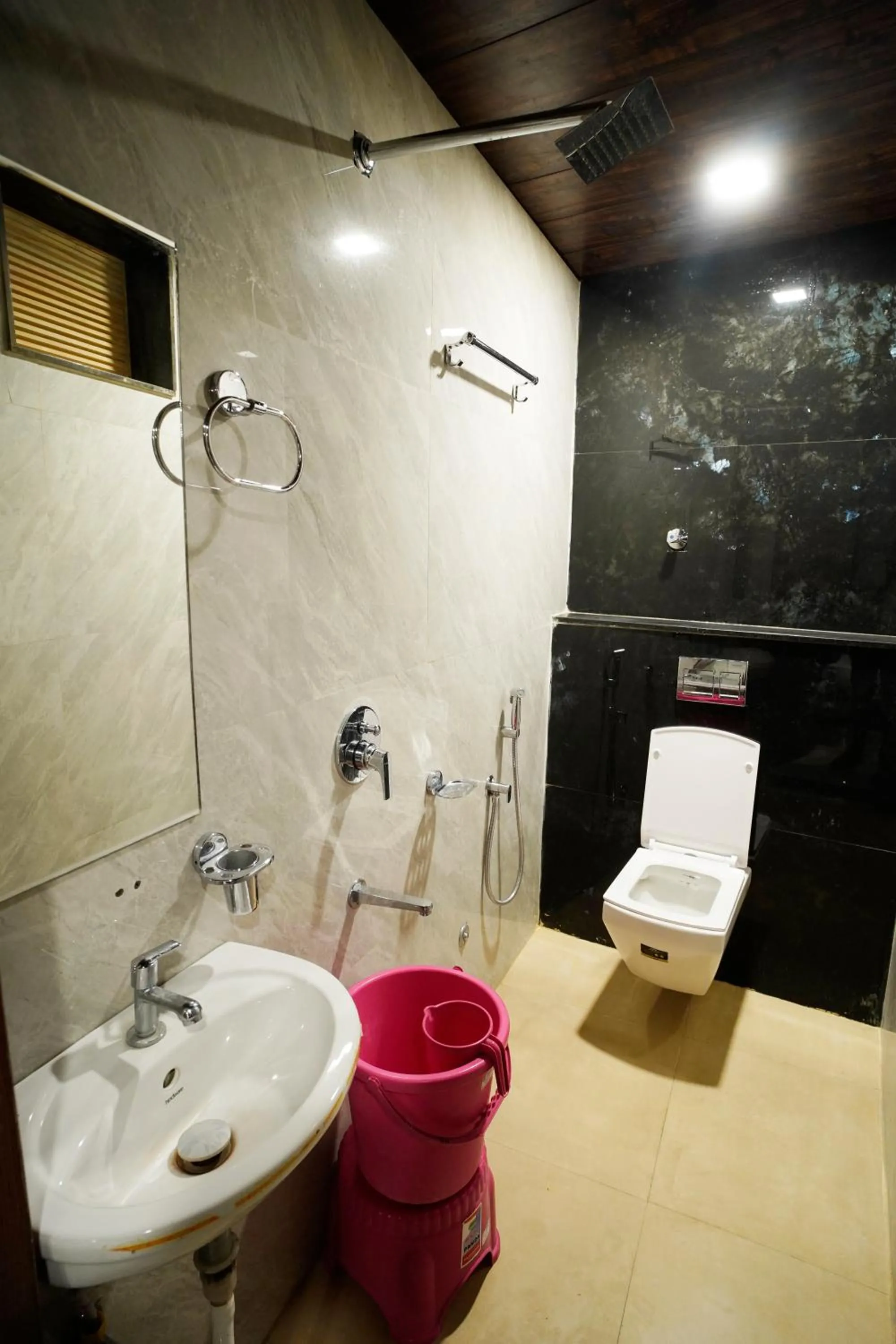 Hotel New Sundaram 150 Mtrs from Dargah