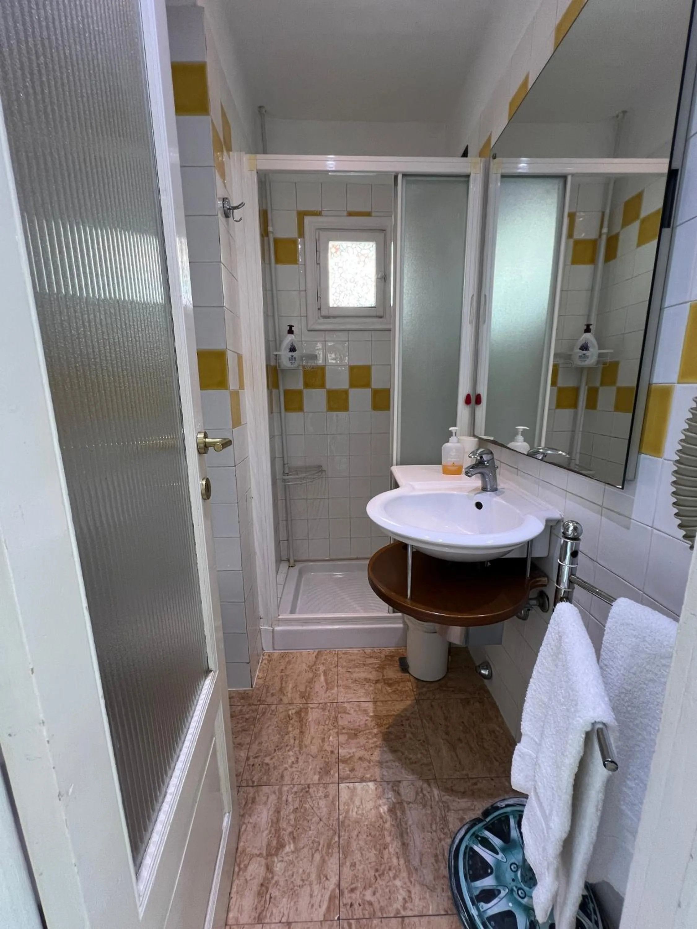 Bathroom in Souvenir Maya