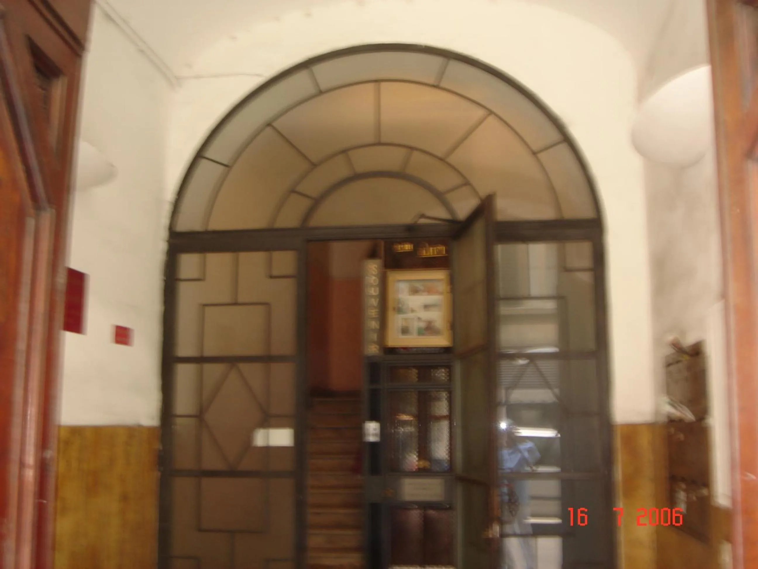 Facade/entrance in Souvenir Maya