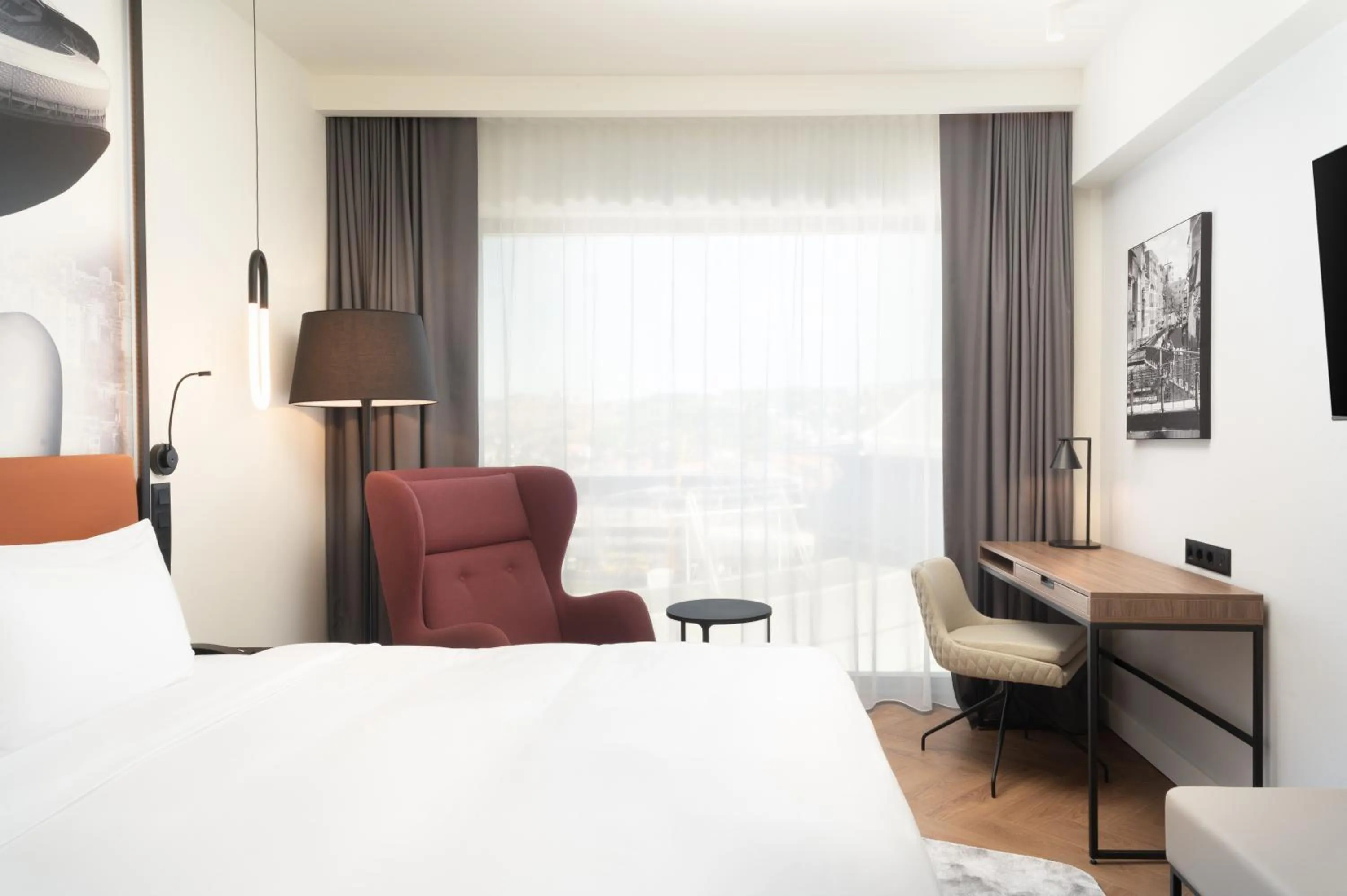 Bedroom, Bed in Radisson Blu Hotel, Cluj